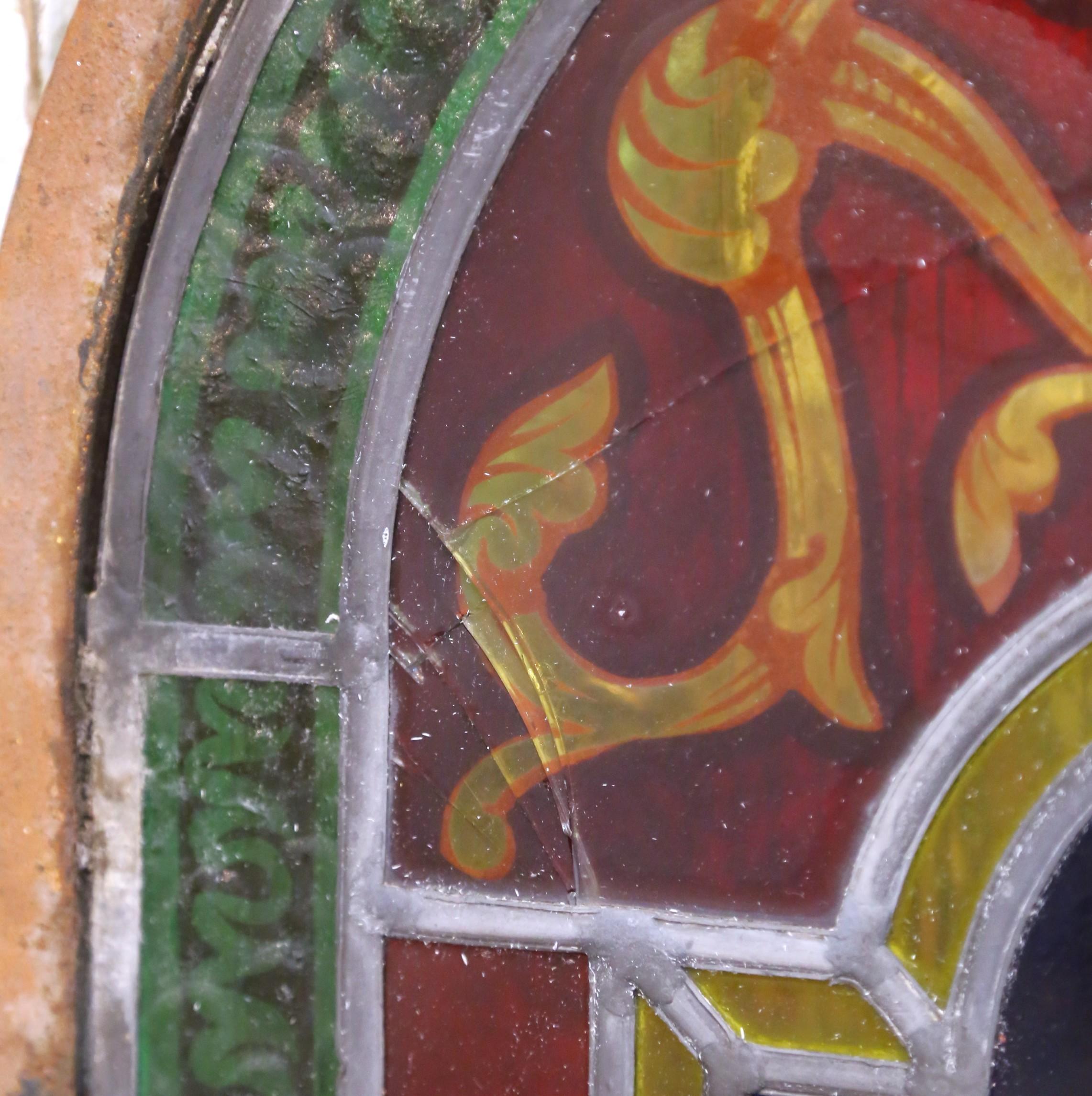 Coppia di vetrate dipinte e colorate francesi del XIX secolo di Napoleone III in vendita 5