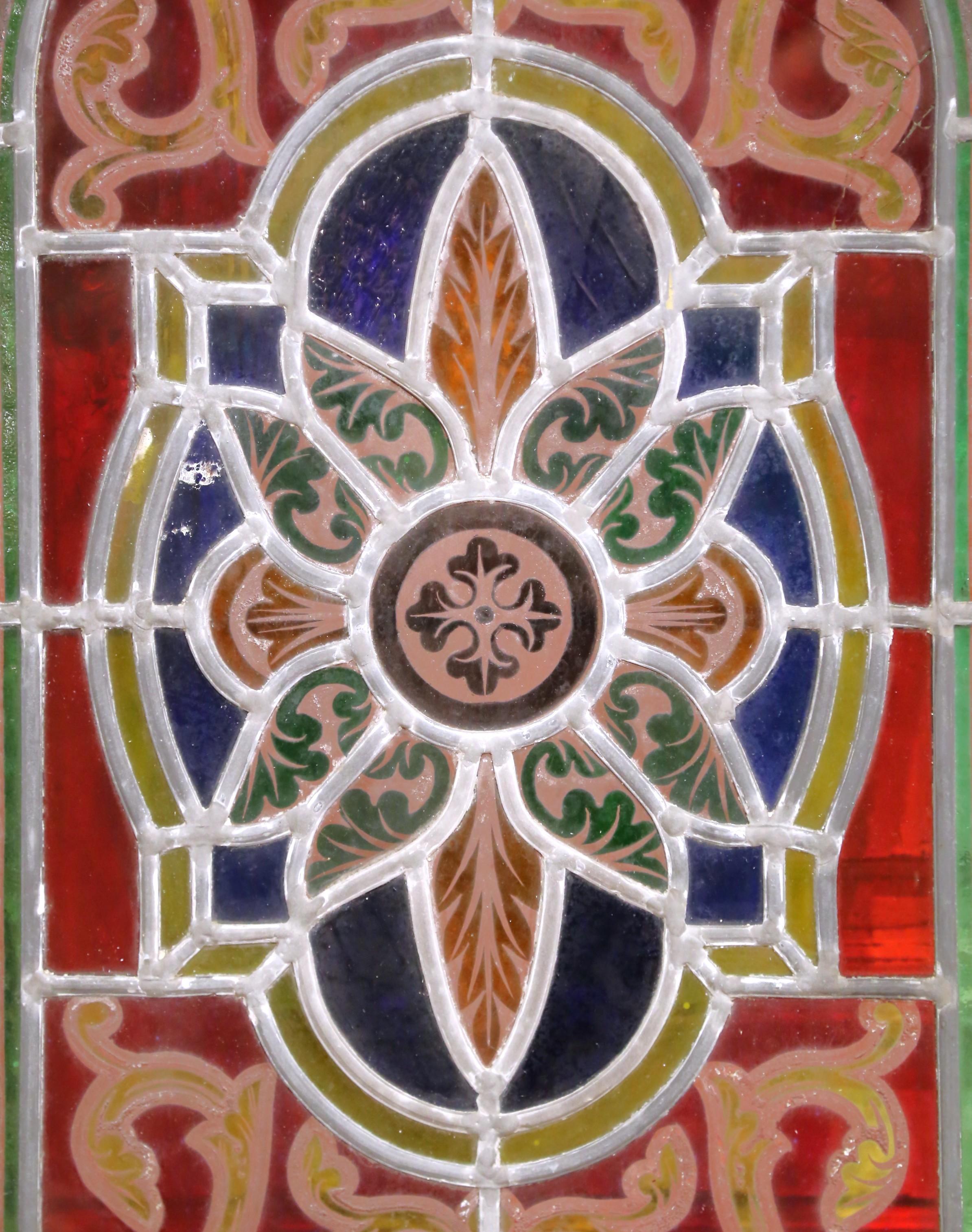 Vetro colorato Coppia di vetrate dipinte e colorate francesi del XIX secolo di Napoleone III in vendita