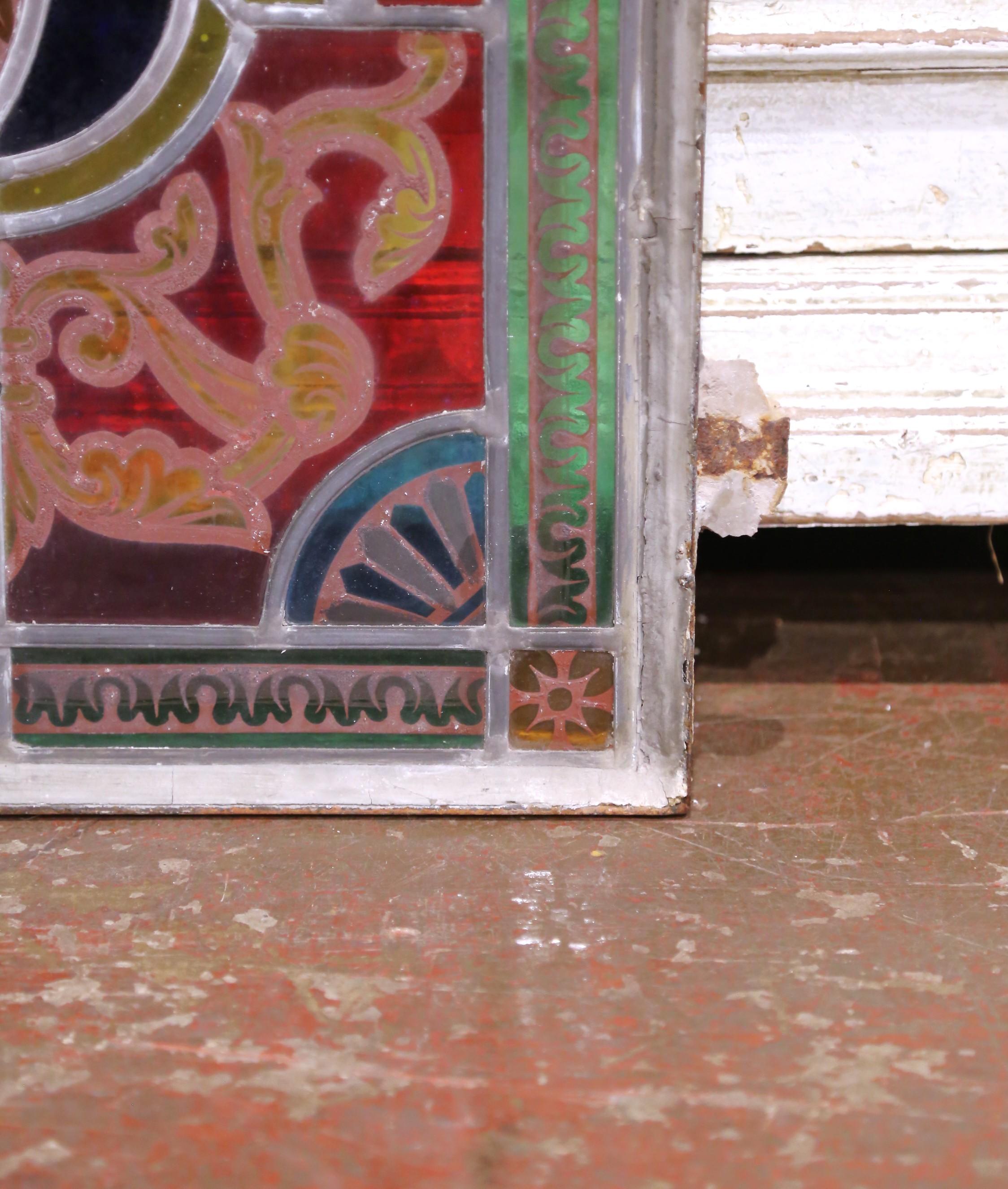 Coppia di vetrate dipinte e colorate francesi del XIX secolo di Napoleone III in vendita 2