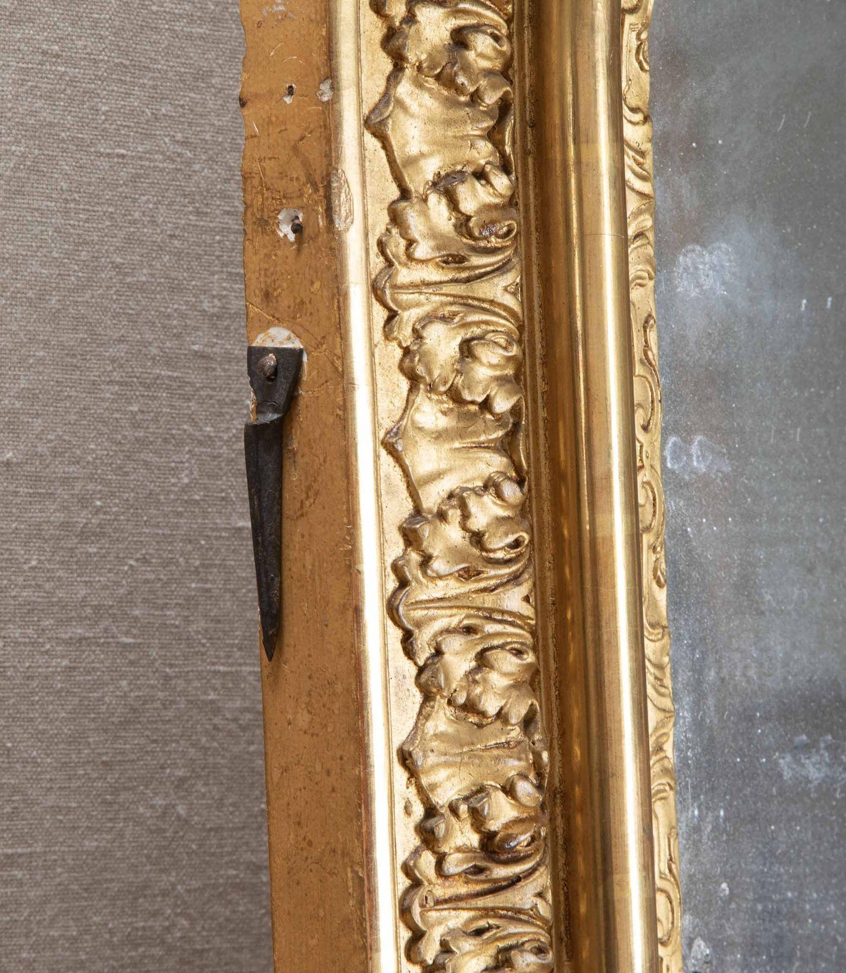 Pareja de espejos dorados neoclásicos franceses del siglo XIX Espejo en venta