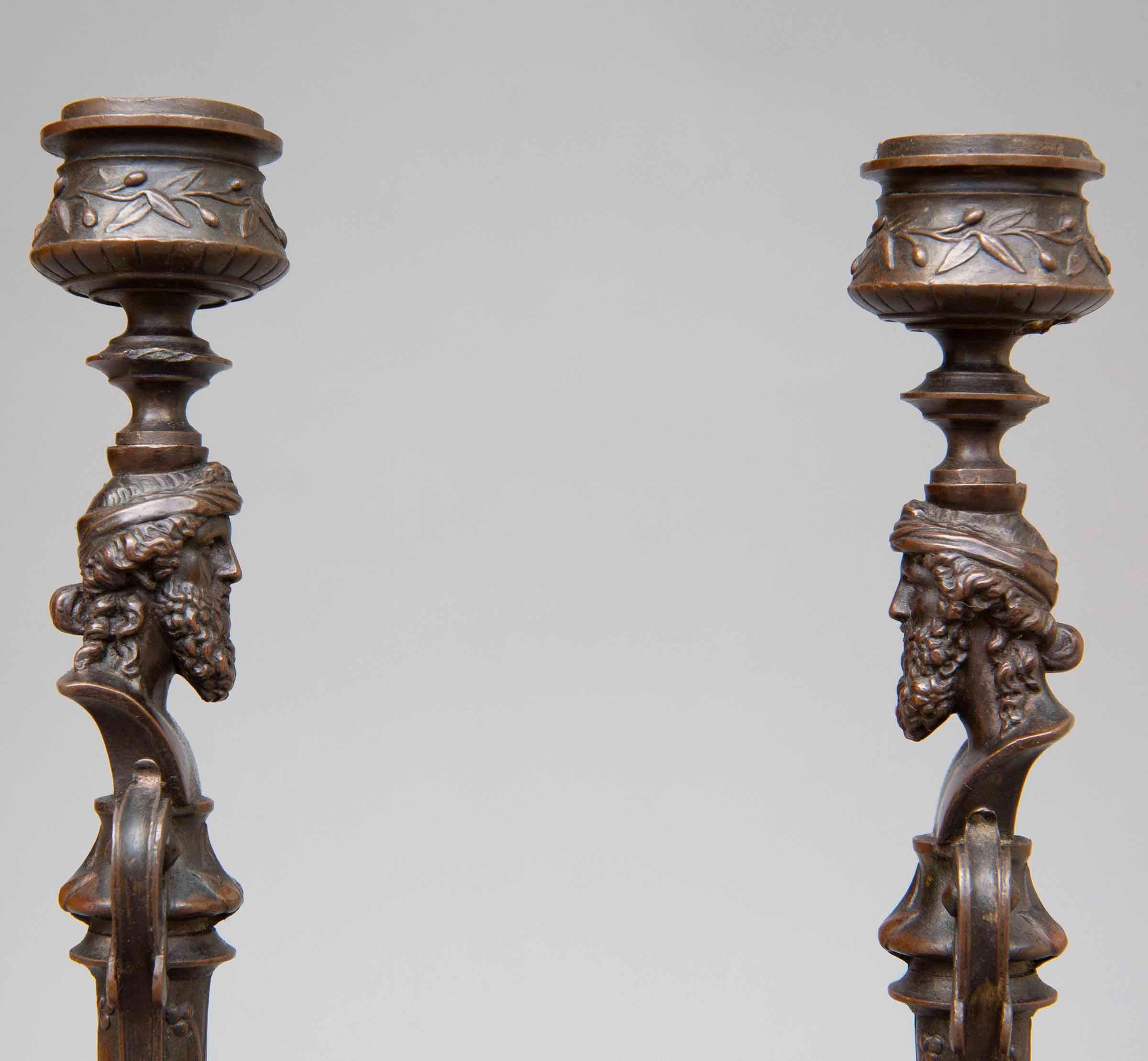 XIXe siècle Paire de chandeliers en bronze néoclassique français du 19ème siècle par F.Barbedienne en vente