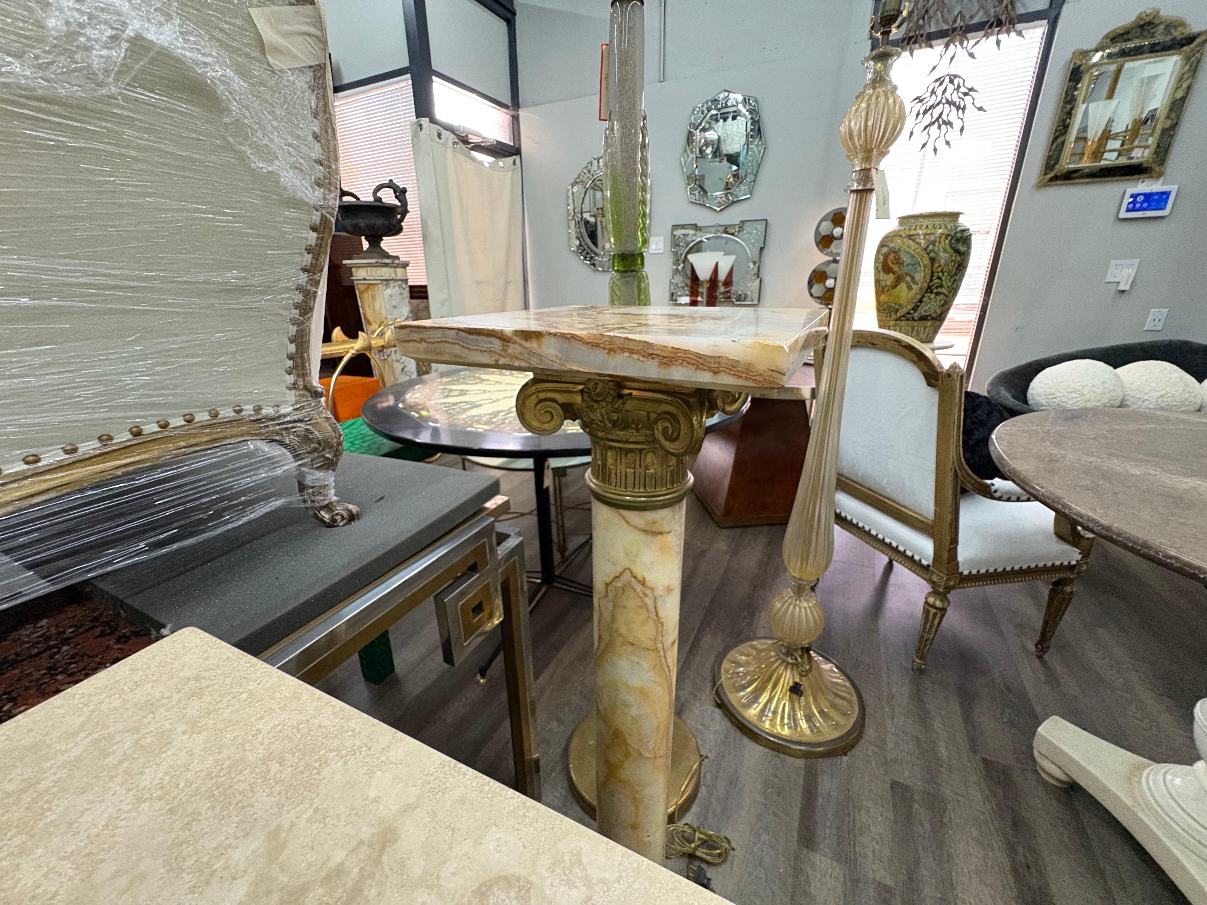 Coppia di piedistalli in marmo e bronzo in stile neoclassico francese del XIX secolo in vendita 7