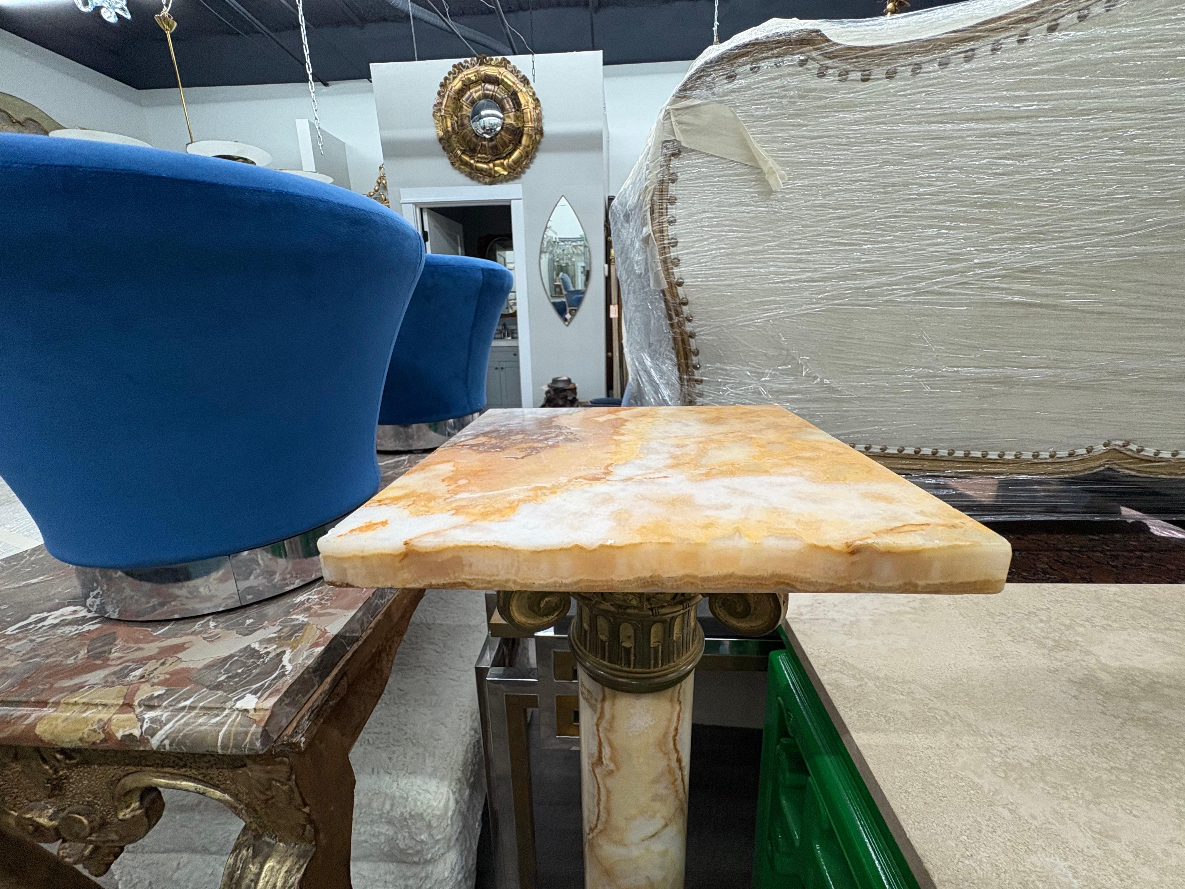 Coppia di piedistalli in marmo e bronzo in stile neoclassico francese del XIX secolo in vendita 8