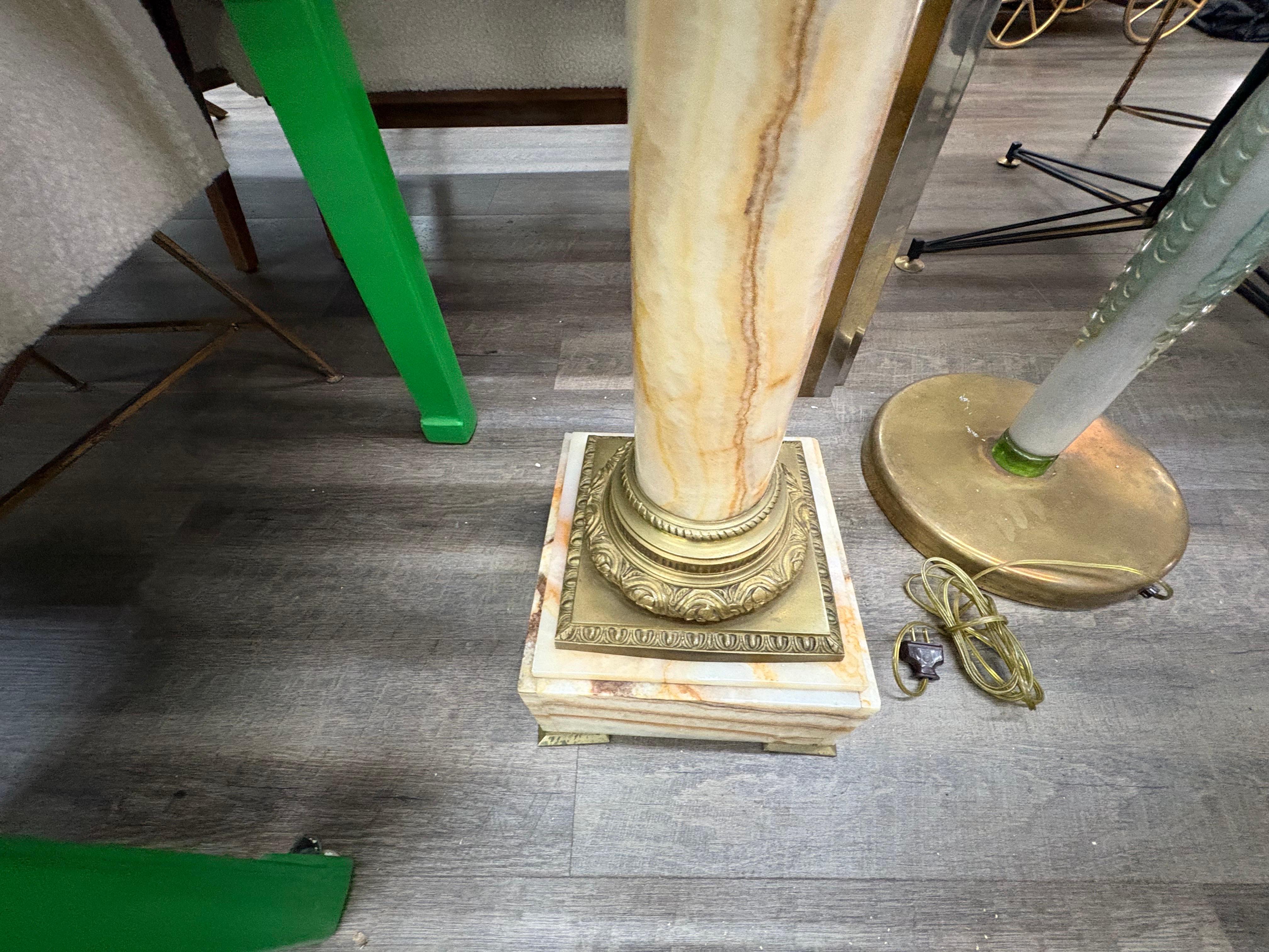 Coppia di piedistalli in marmo e bronzo in stile neoclassico francese del XIX secolo in vendita 9