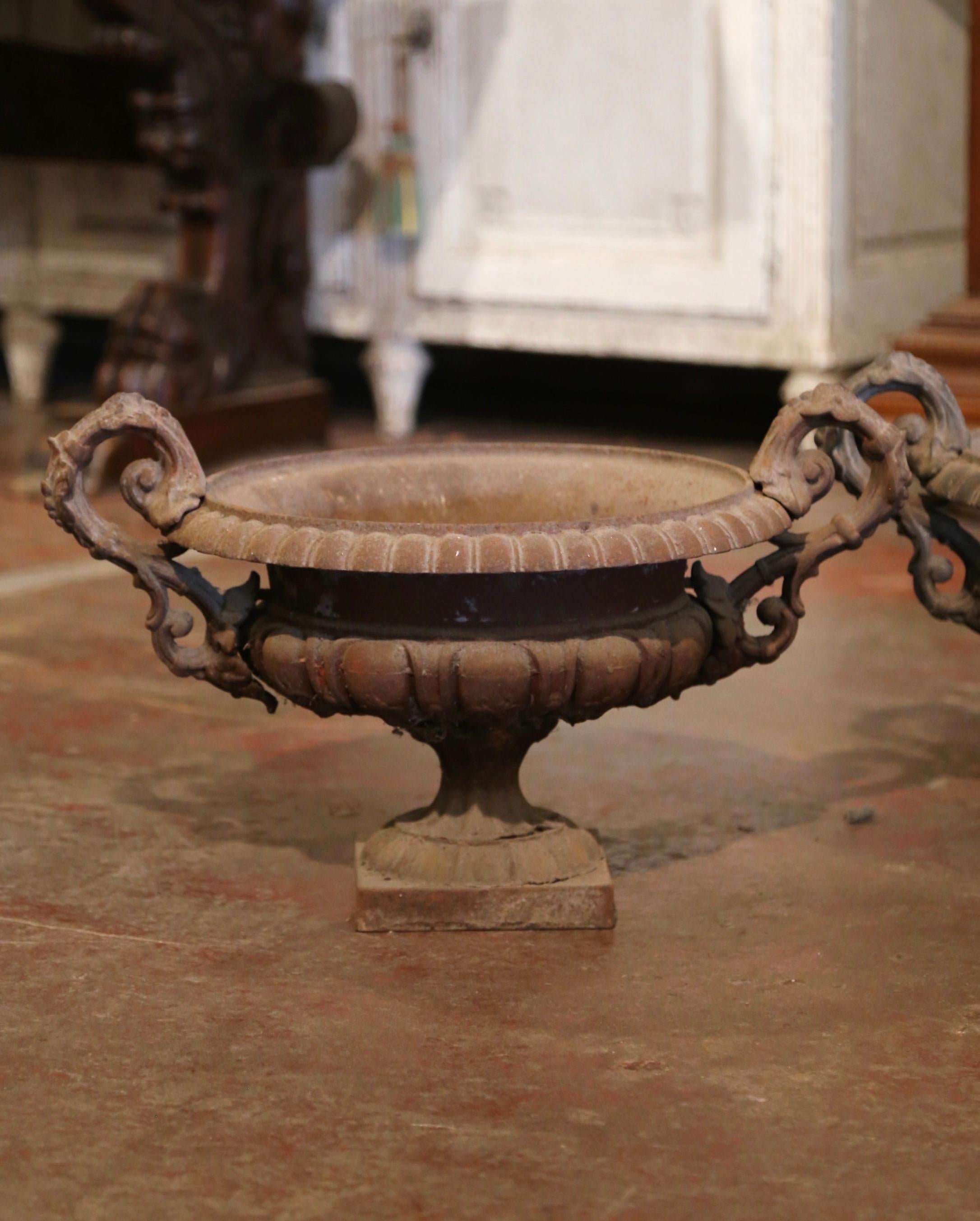 Pair of 19th Century French Neoclassical Weathered Iron Garden Urn Planters For Sale 1