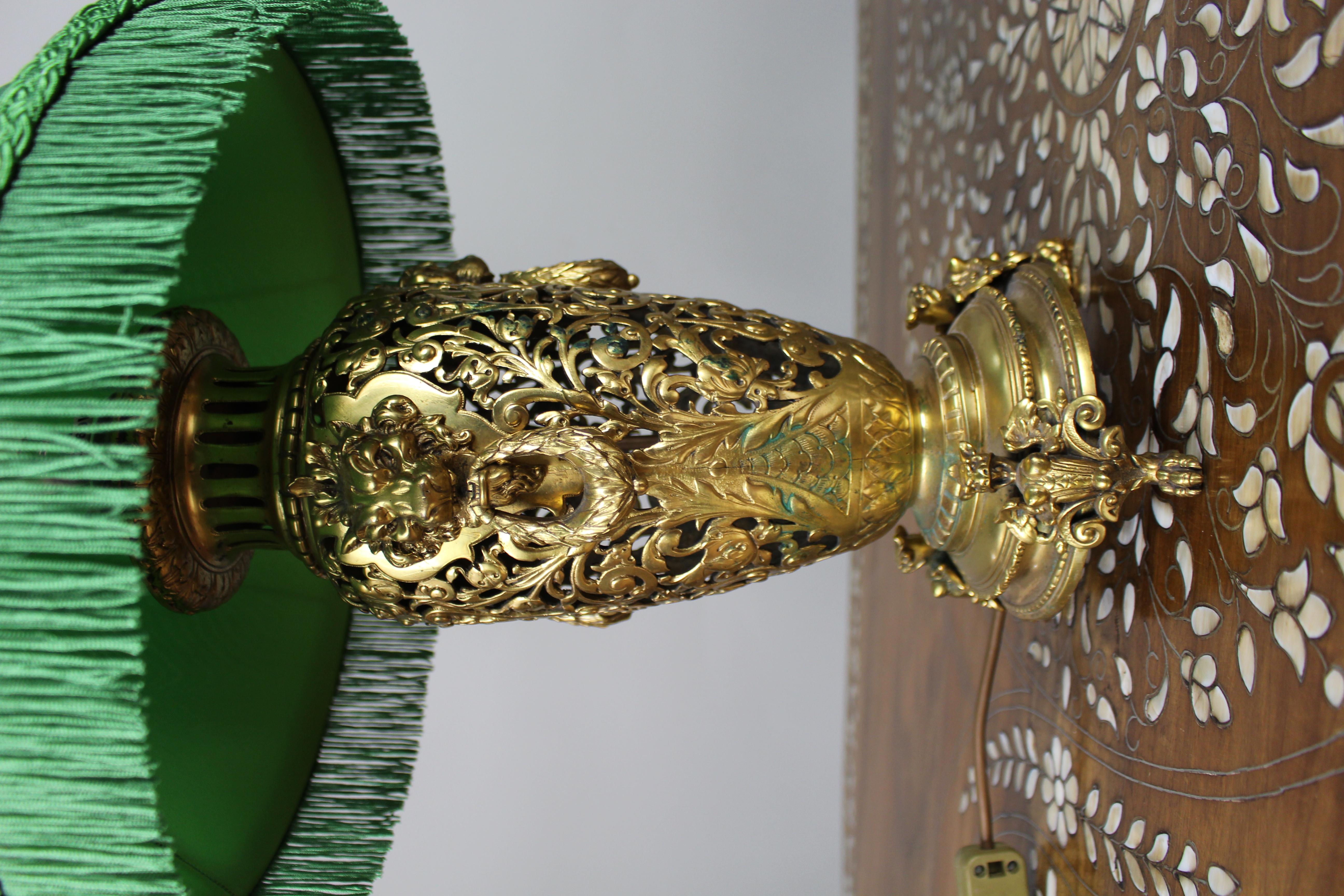 Pair of 19th Century French Ormolu Table Lamps In Good Condition For Sale In Worcester, GB