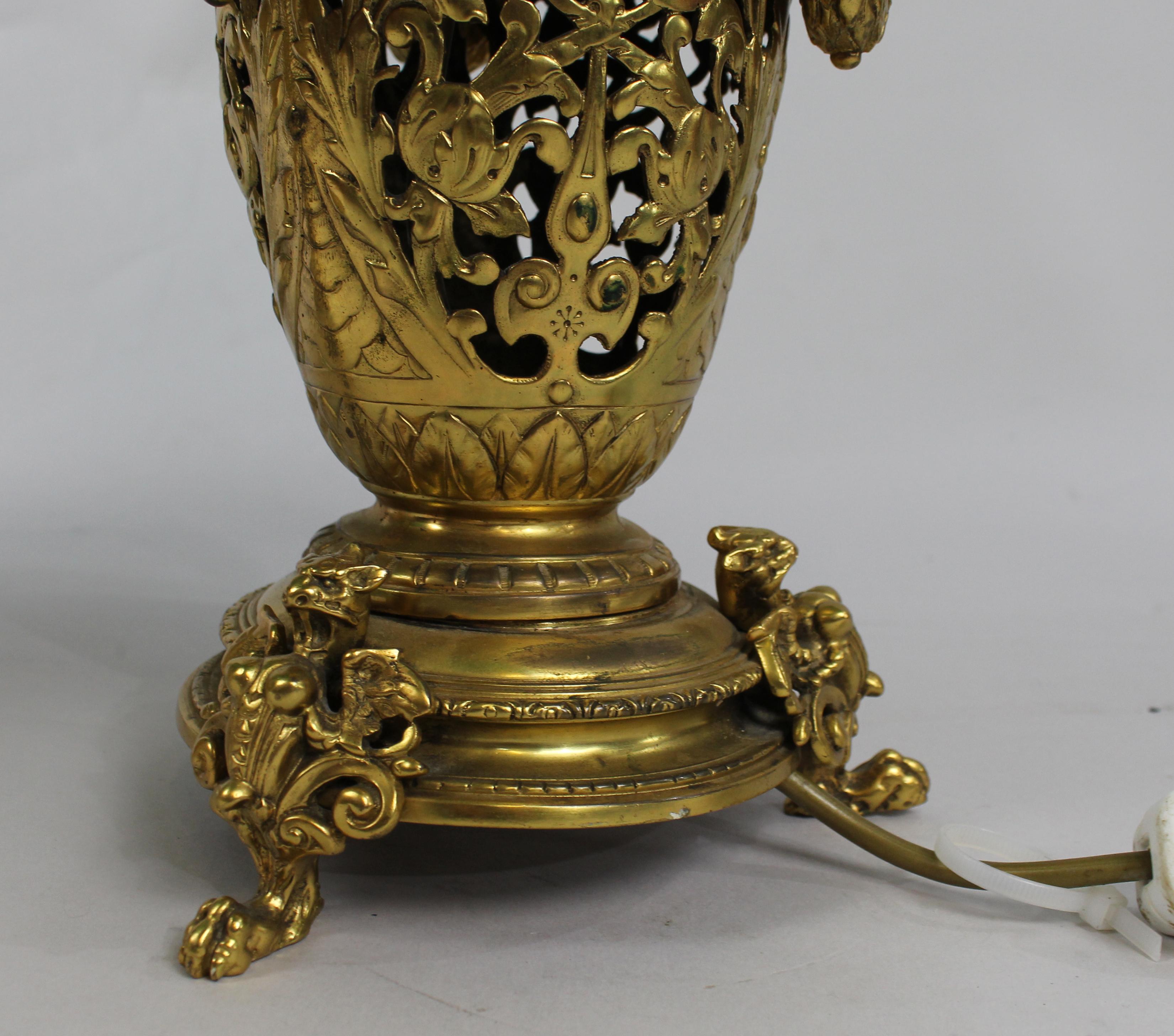 Paire de lampes de table en bronze doré du XIXe siècle en vente 1