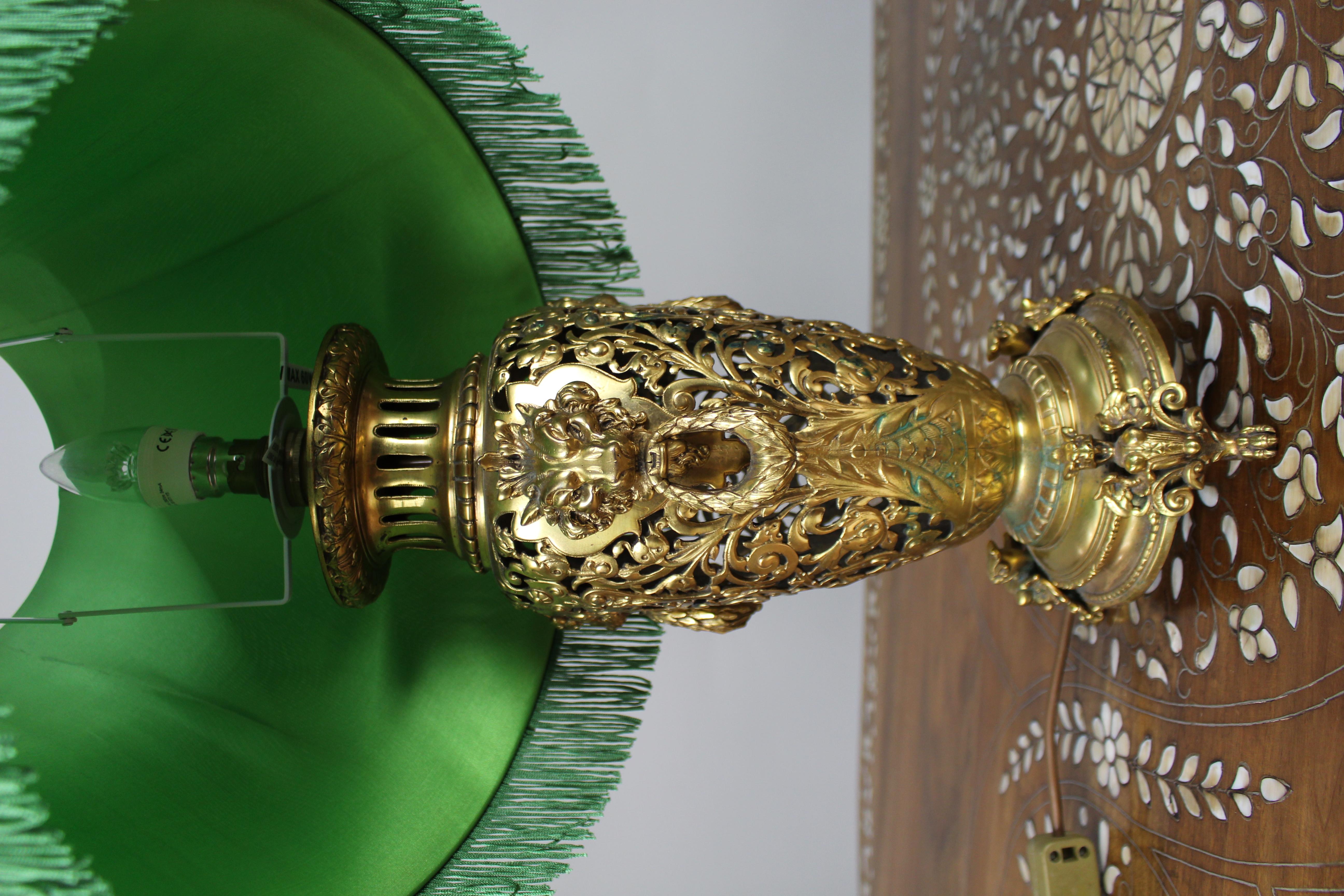 Pair of 19th Century French Ormolu Table Lamps For Sale 3