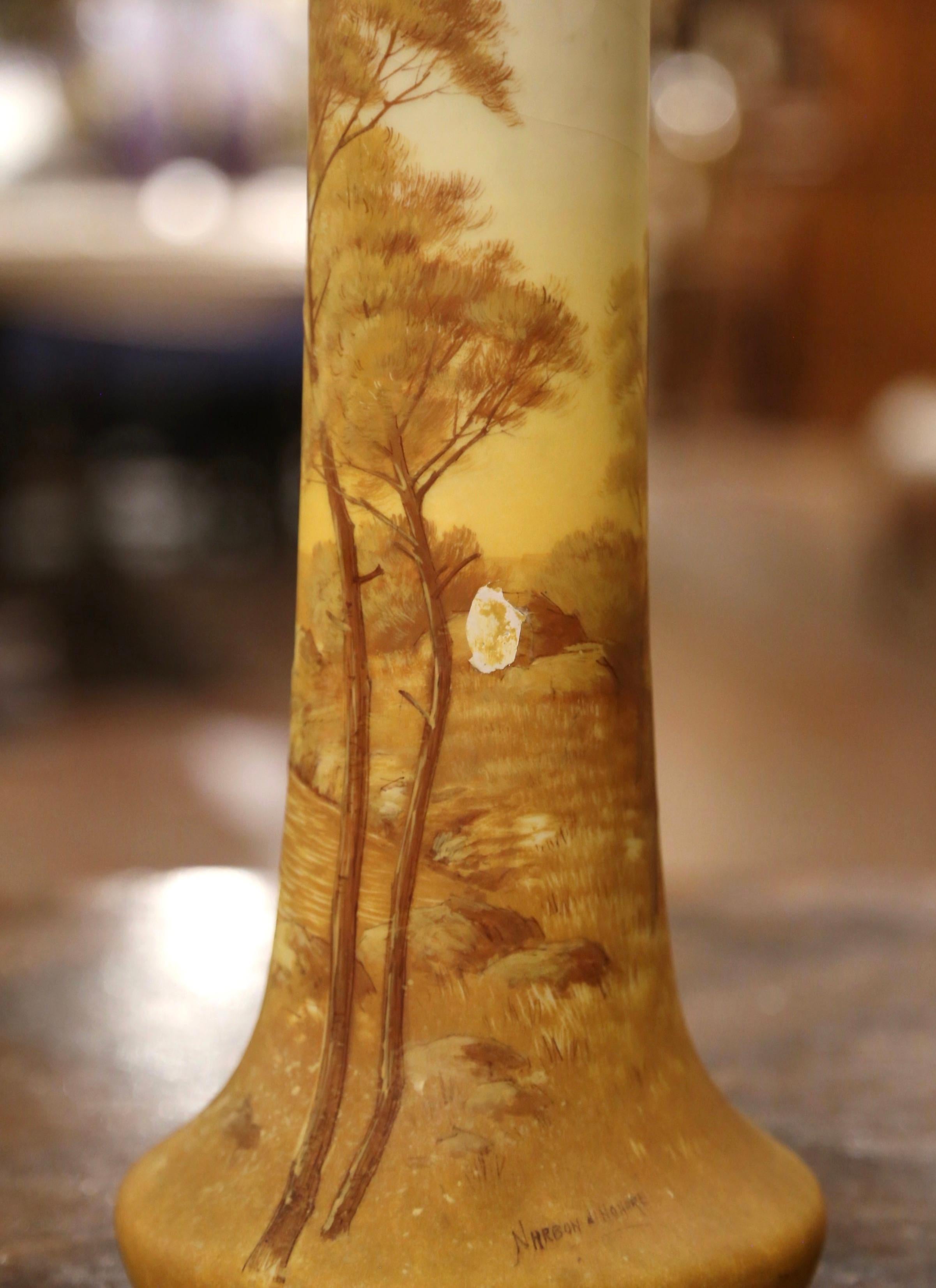 Paire de vases émaillés peints français du 19ème siècle signés Delphin Massier Excellent état - En vente à Dallas, TX