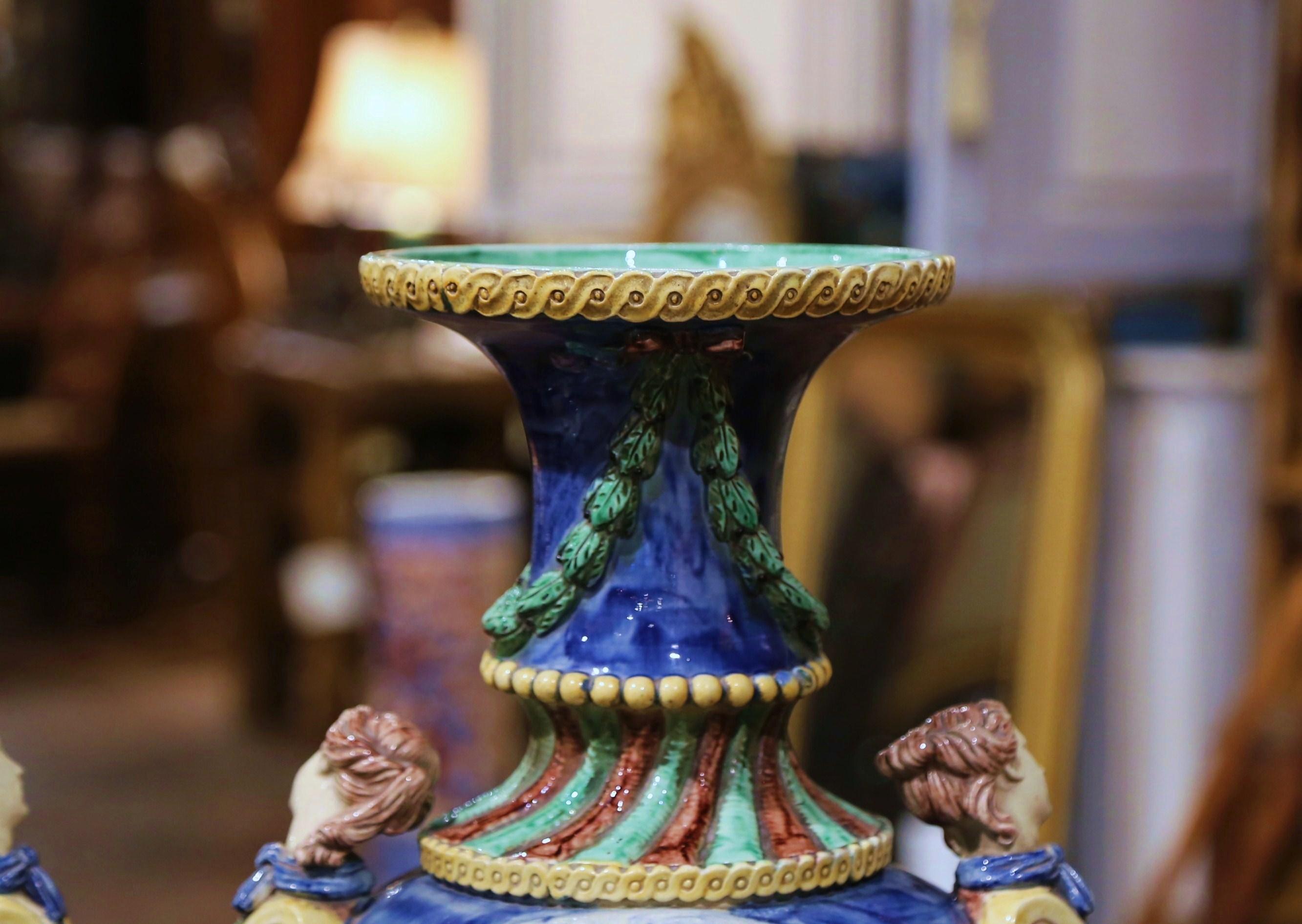 Faïence Paire de vases barbotine en faïence peinte du XIXe siècle de Thomas Sergent en vente