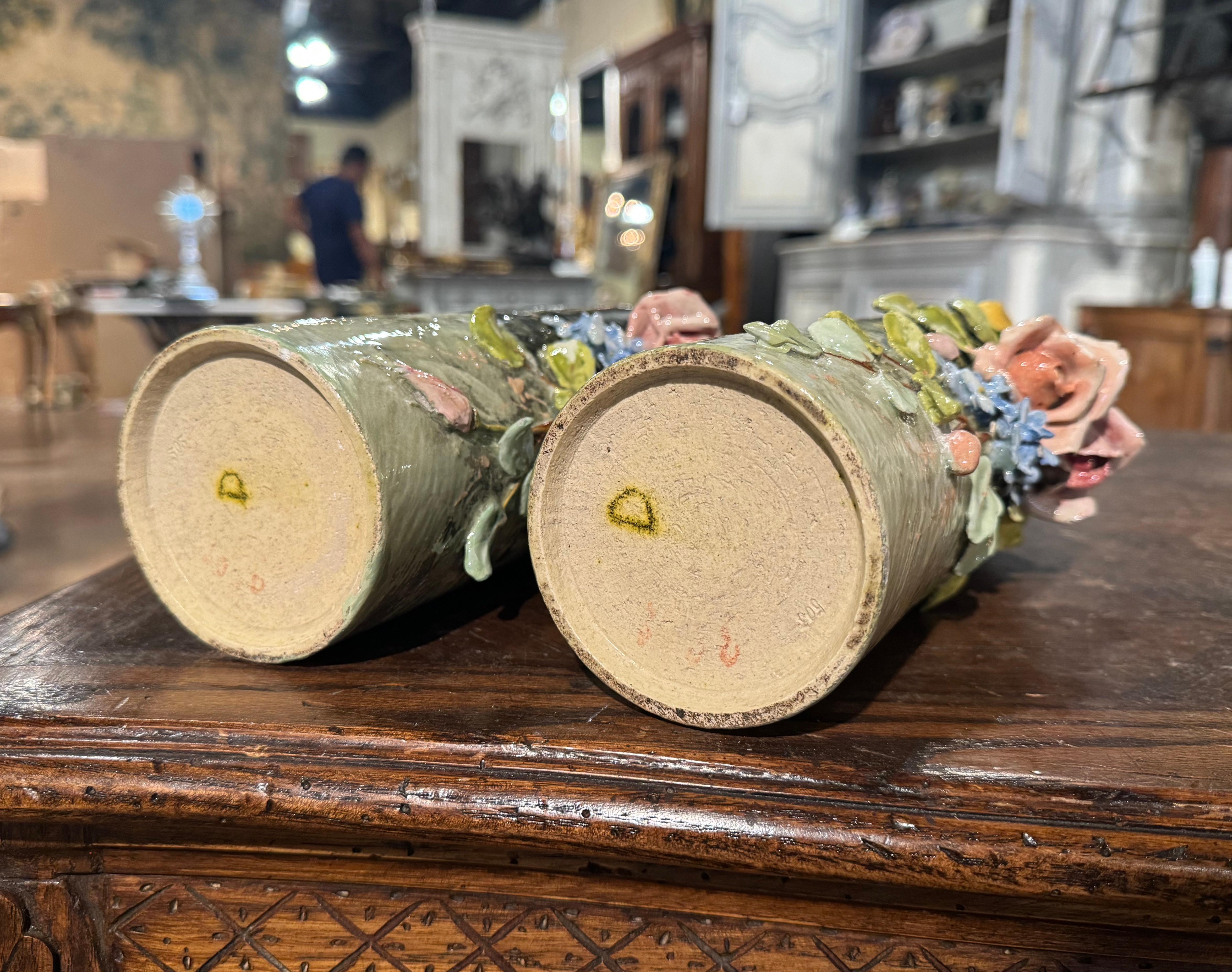 Paire de vases à fleurs en faïence peinte du 19ème siècle de Montigny Sur Loing 2