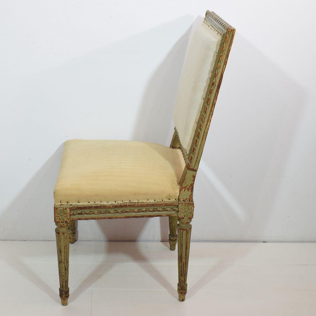 Pair of 19th Century French Painted Louis XVI Style Side Chairs im Zustand „Gut“ in Buisson, FR
