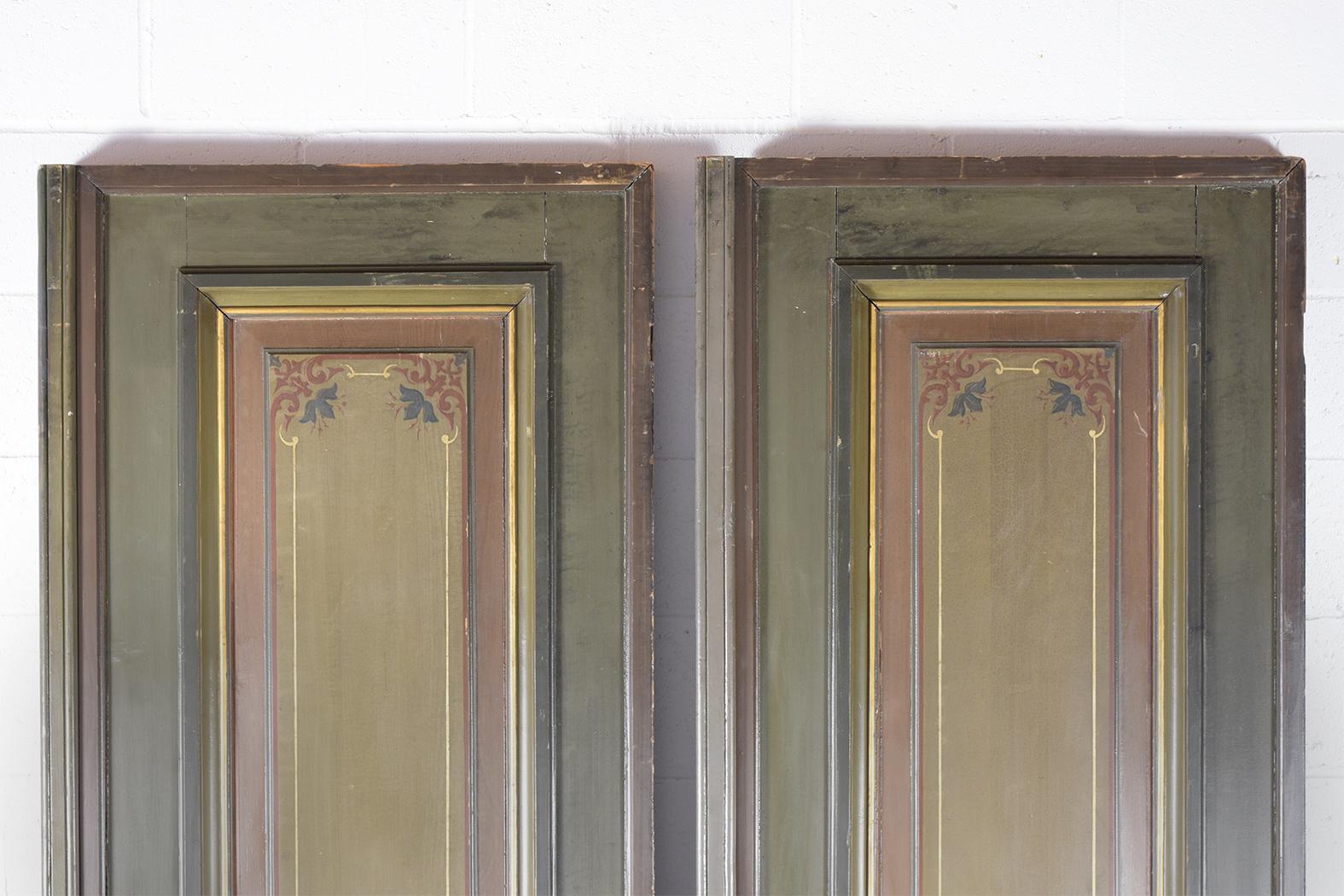Pair of French Painted Paneling Doors In Good Condition In Los Angeles, CA