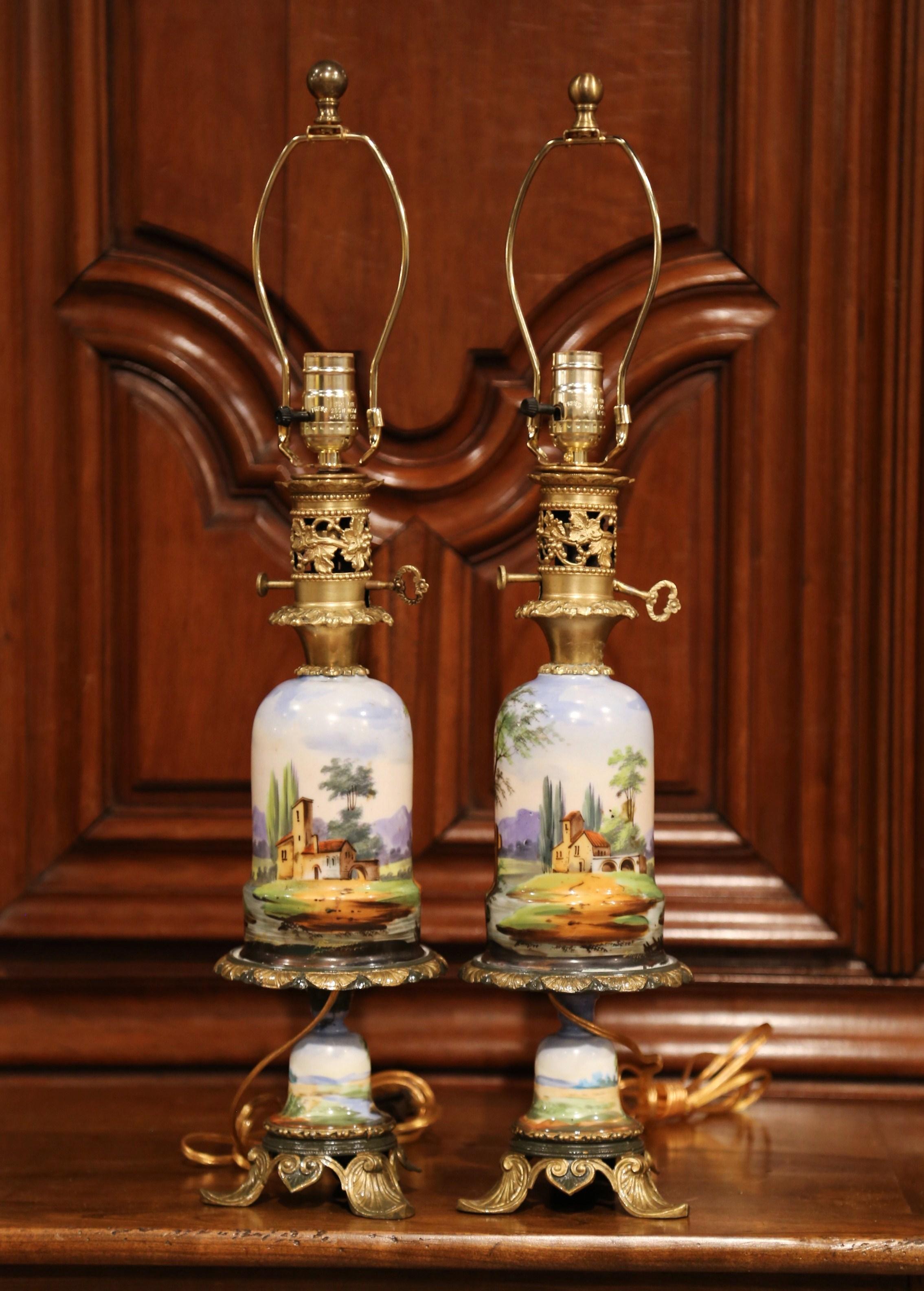 Pair of 19th Century French Painted Porcelain & Brass Oil Lamps with Hunt Scenes In Excellent Condition In Dallas, TX