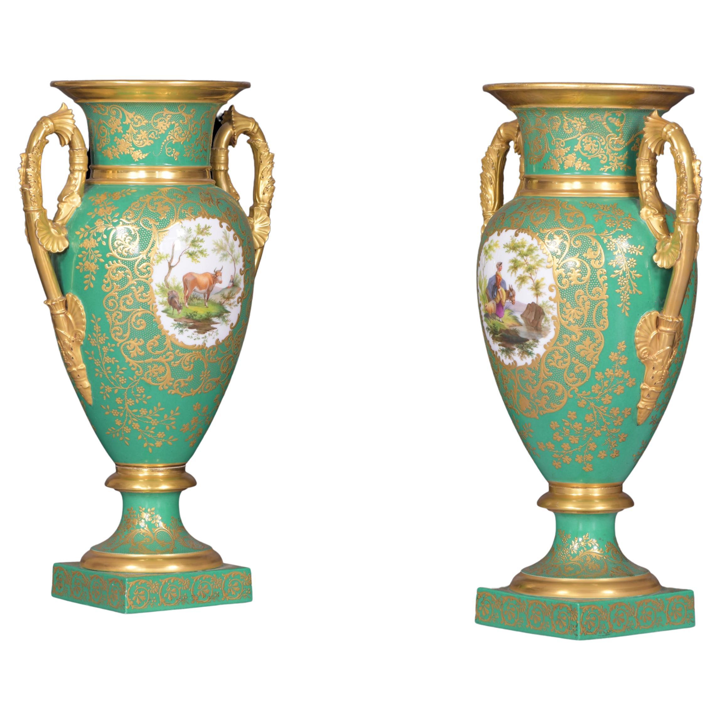 Paar französische Pariser Vasen des 19. Jahrhunderts
