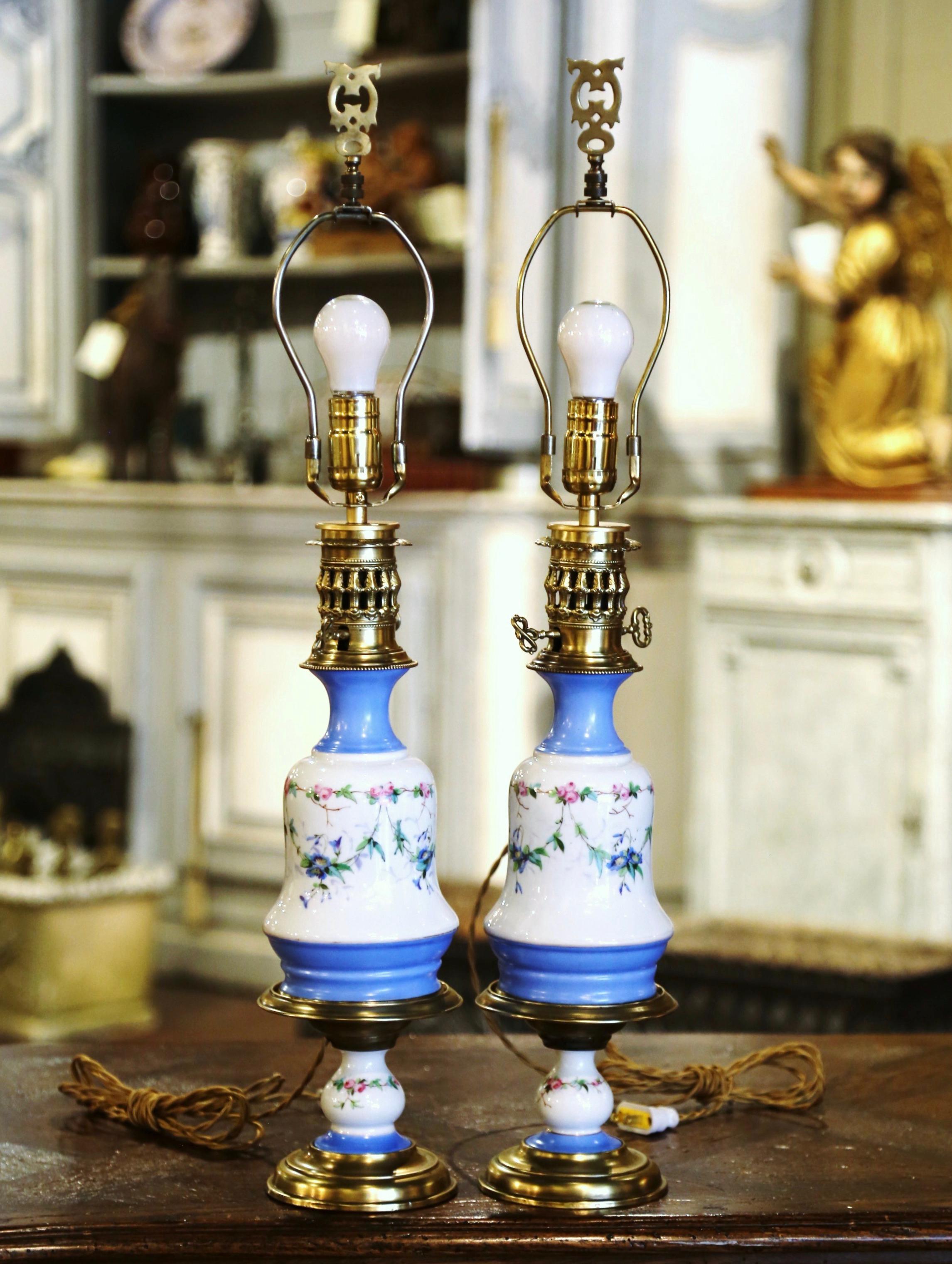 Pair of 19th Century French Porcelain & Brass Table Oil Lamps with Floral Motif For Sale 4