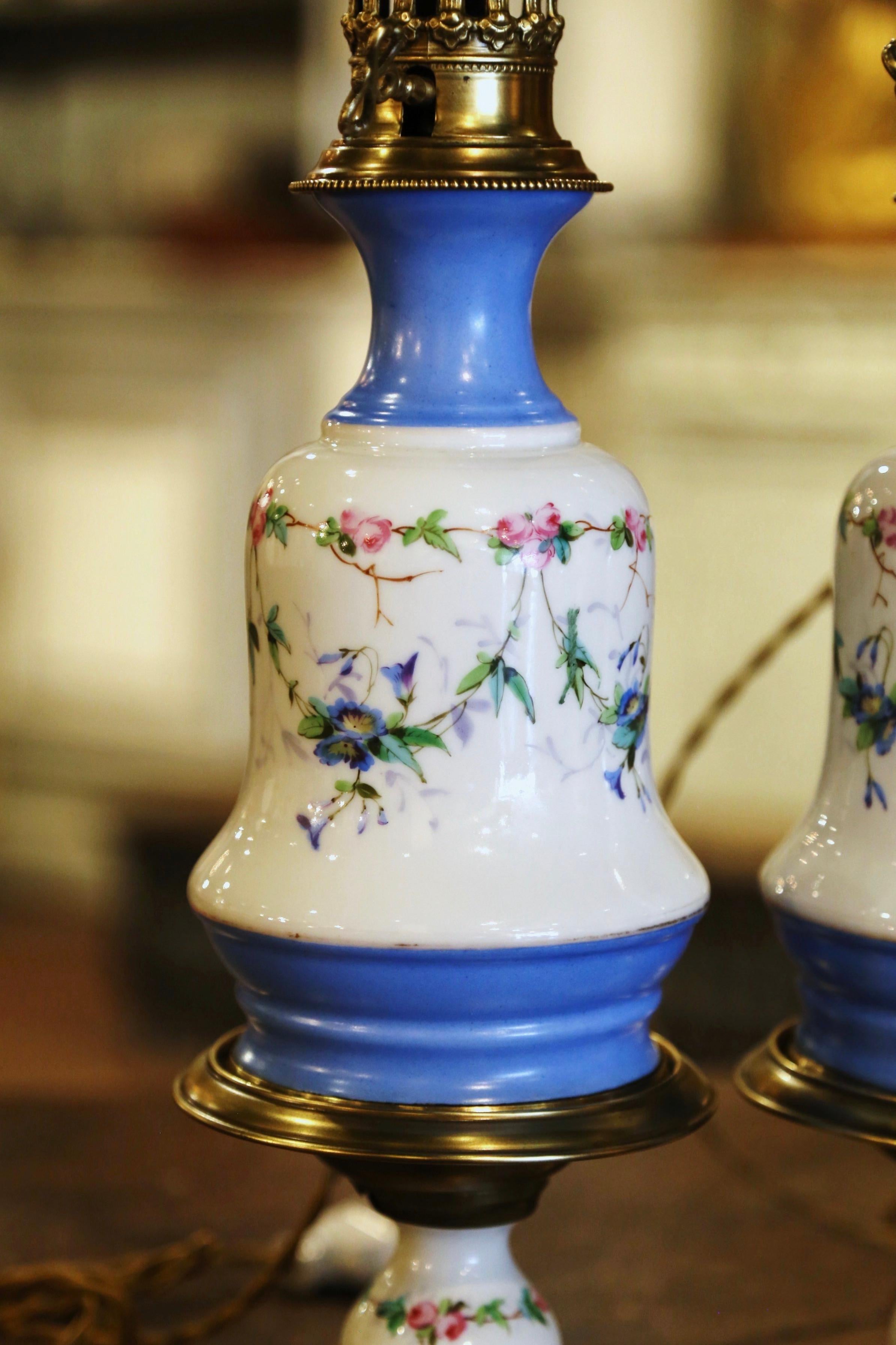 Pair of 19th Century French Porcelain & Brass Table Oil Lamps with Floral Motif For Sale 1