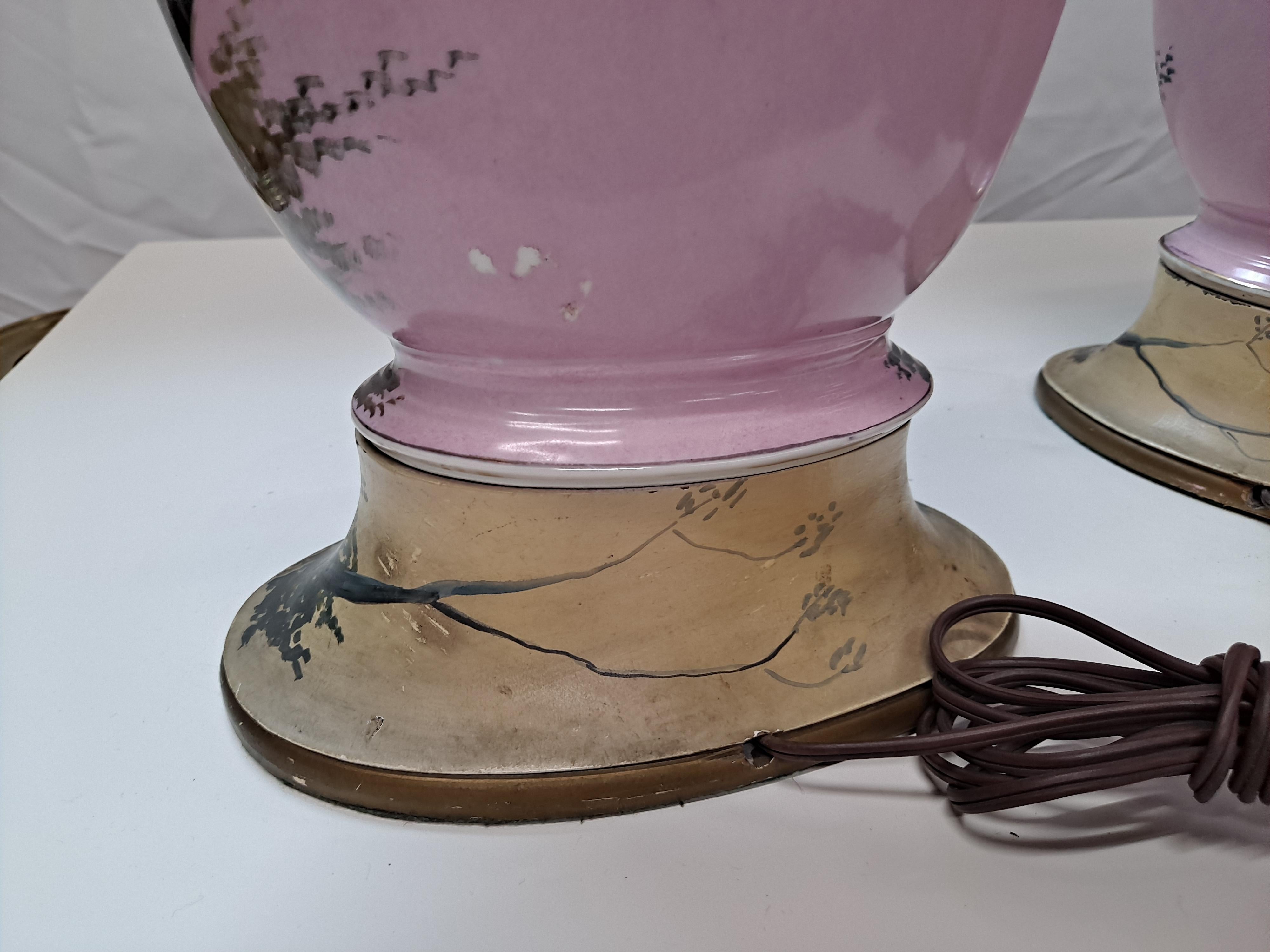 Paar französische Porzellan-Tischlampen, 19. Jahrhundert, handbemalt und vergoldet, szenisch im Angebot 7