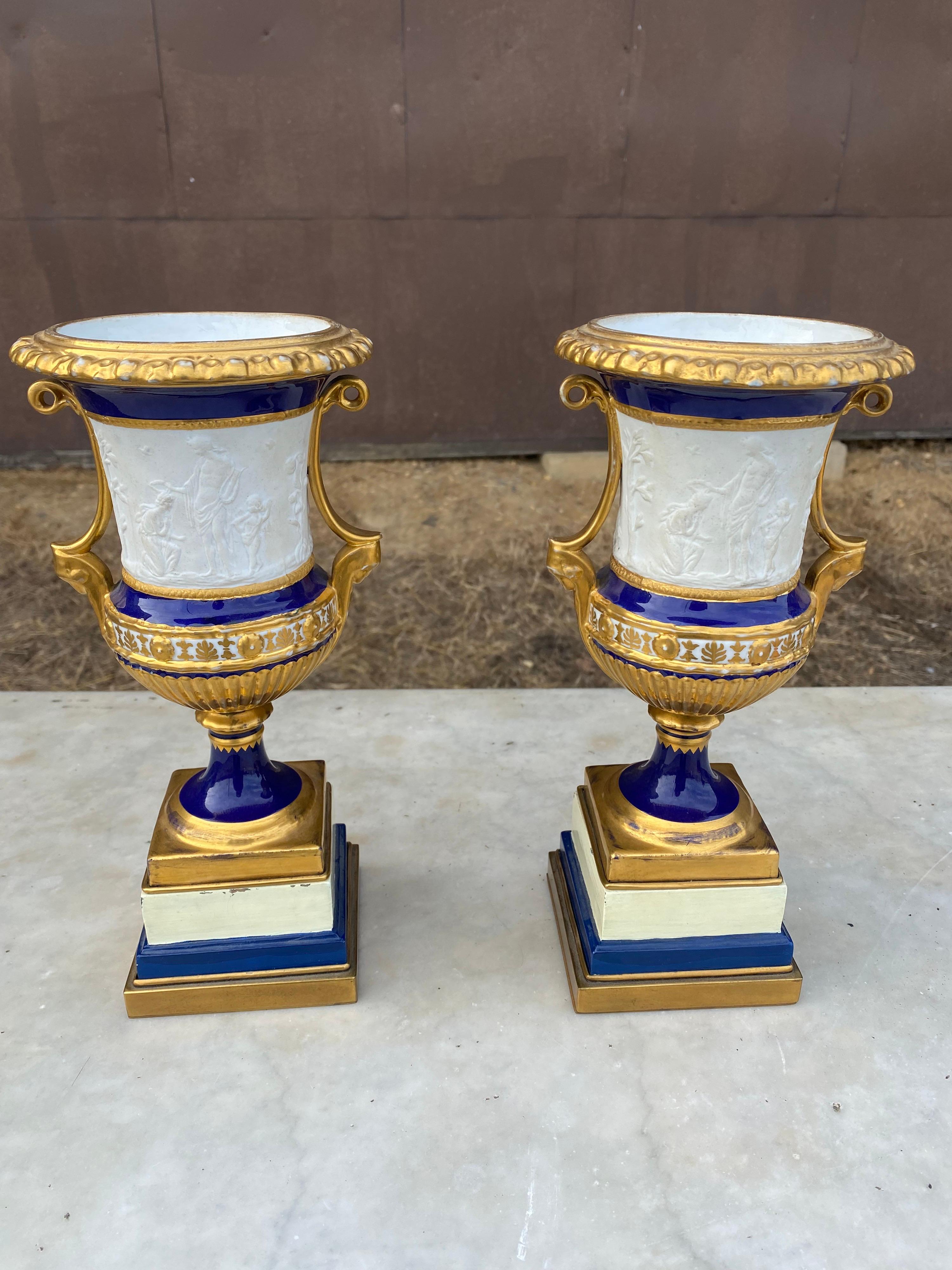 Pair of 19th Century French Porcelain Urns with Neoclassical Scenes For Sale 4