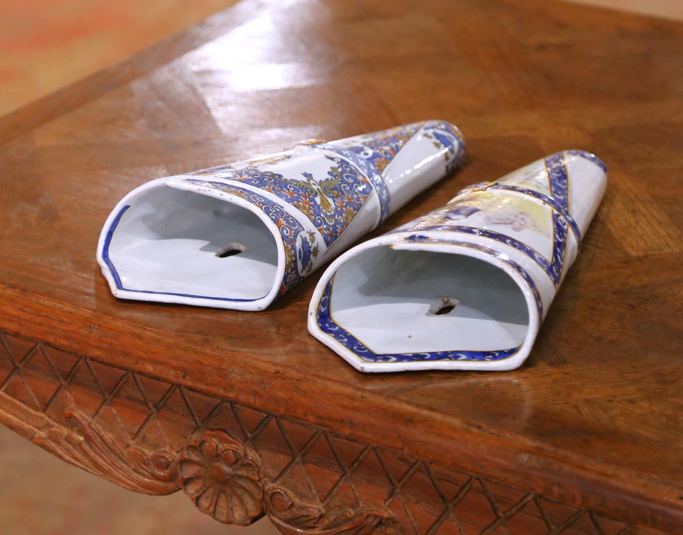 Pair of 19th Century French Porquier-Beau Quimper Faience Wall Vases For Sale 7