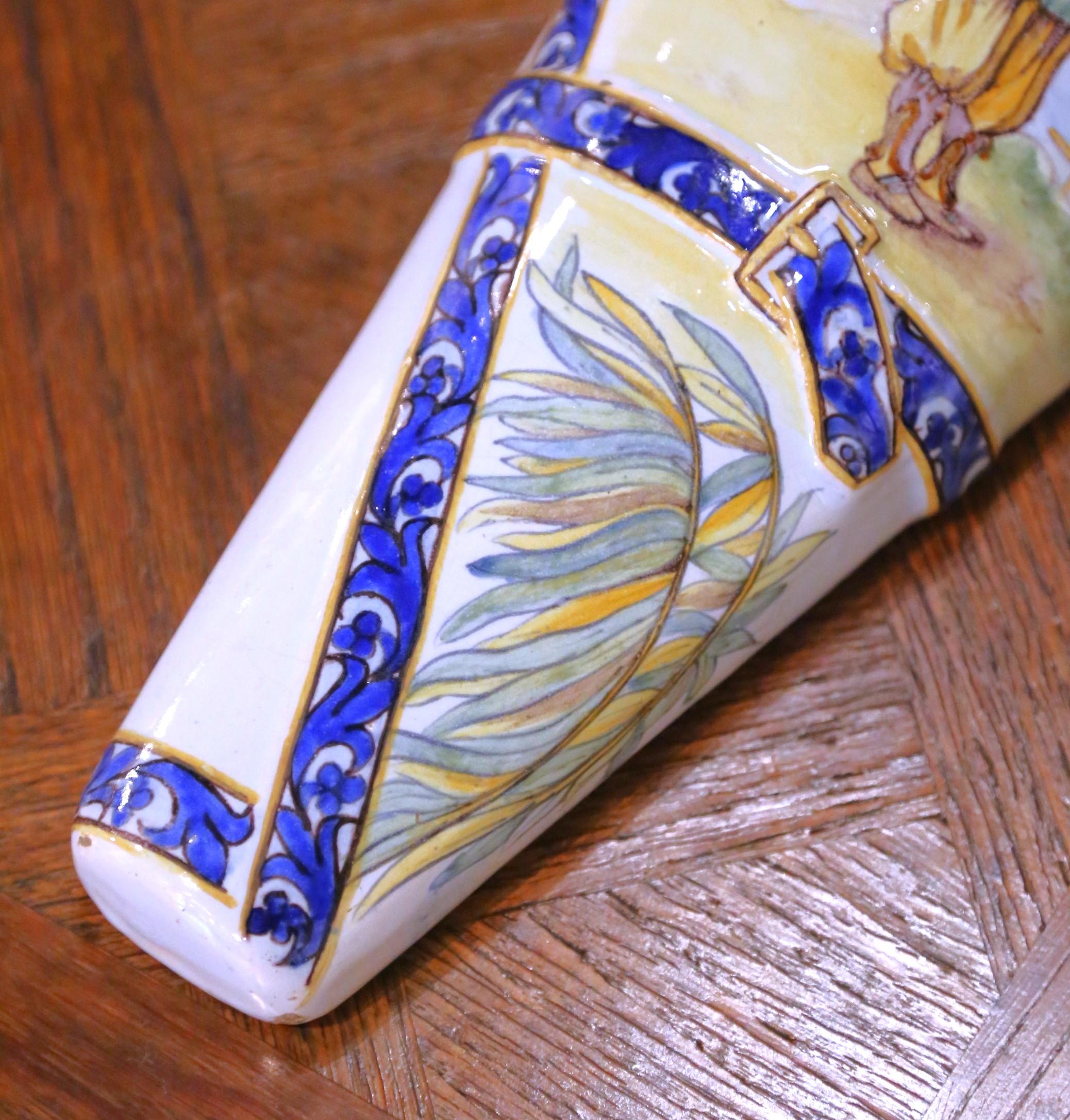 Pair of 19th Century French Porquier-Beau Quimper Faience Wall Vases For Sale 4