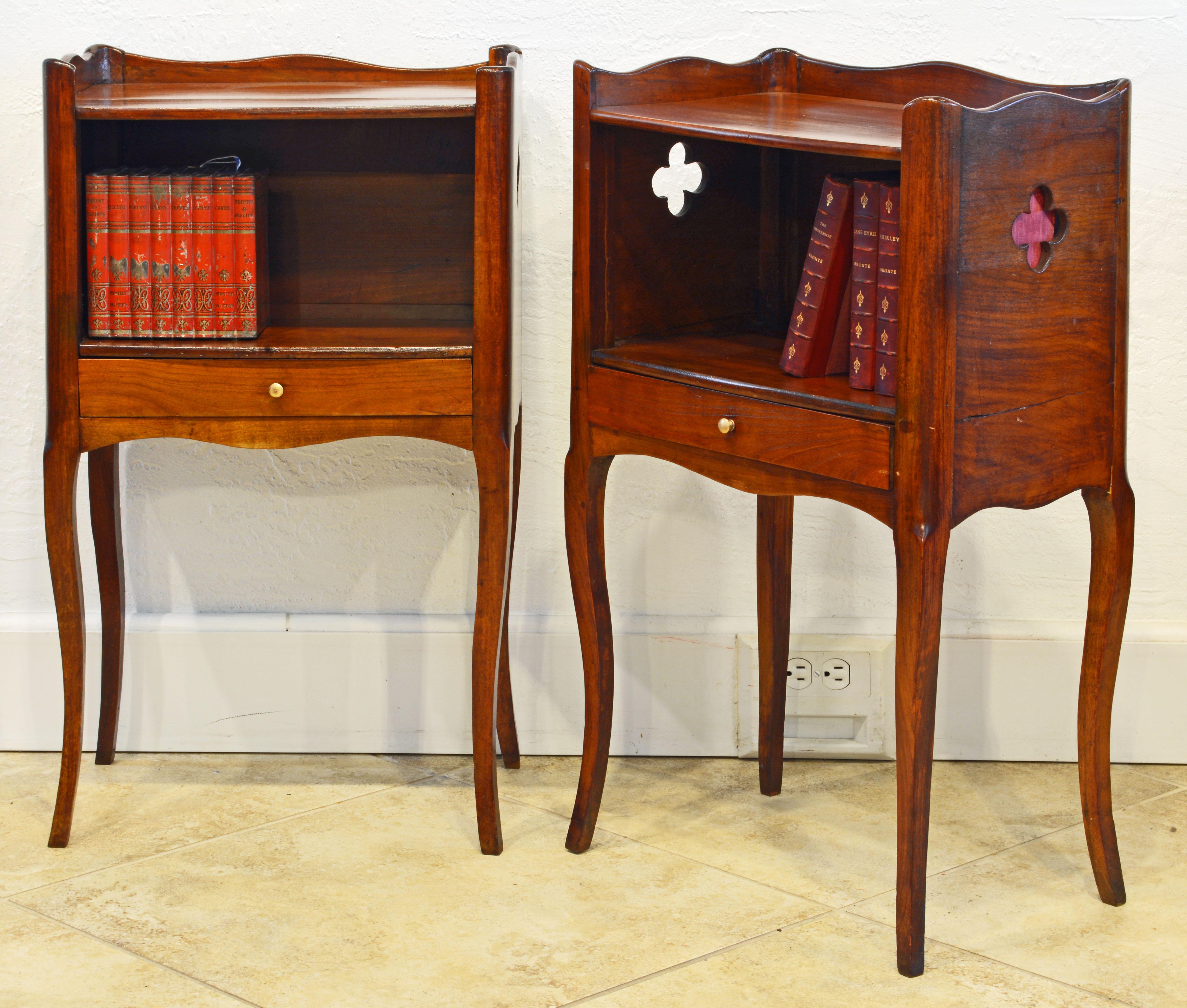Polished Pair of 19th Century French Provincial Walnut One-Drawer Side Tables or Stands
