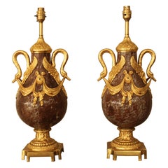 Paar französische Cassolettes-Tischlampen aus rotem Marmor und Bronze aus dem 19. Jahrhundert