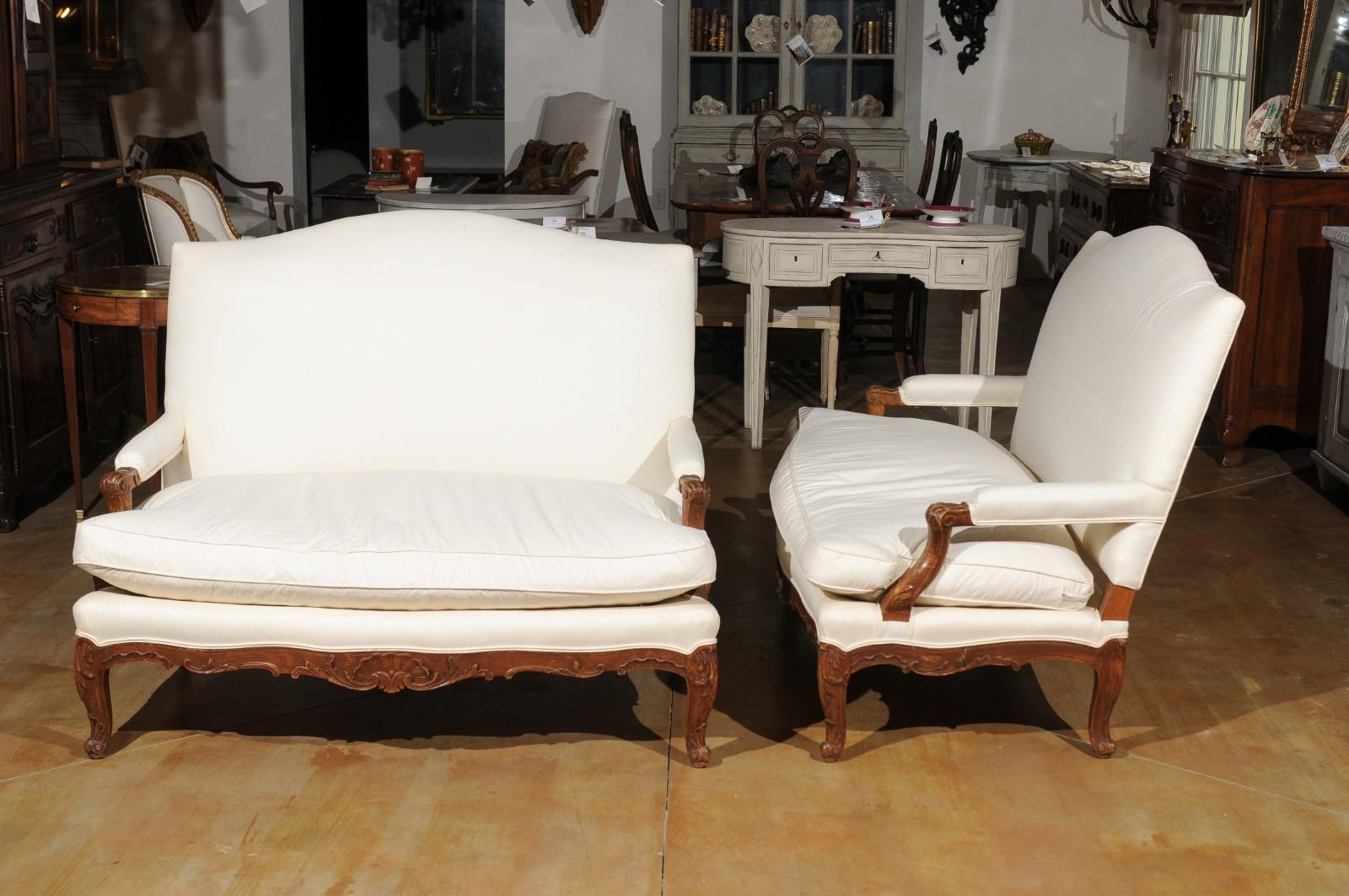 Pair of 19th Century French Régence Style Upholstered Canapés with Cabriole Legs 8