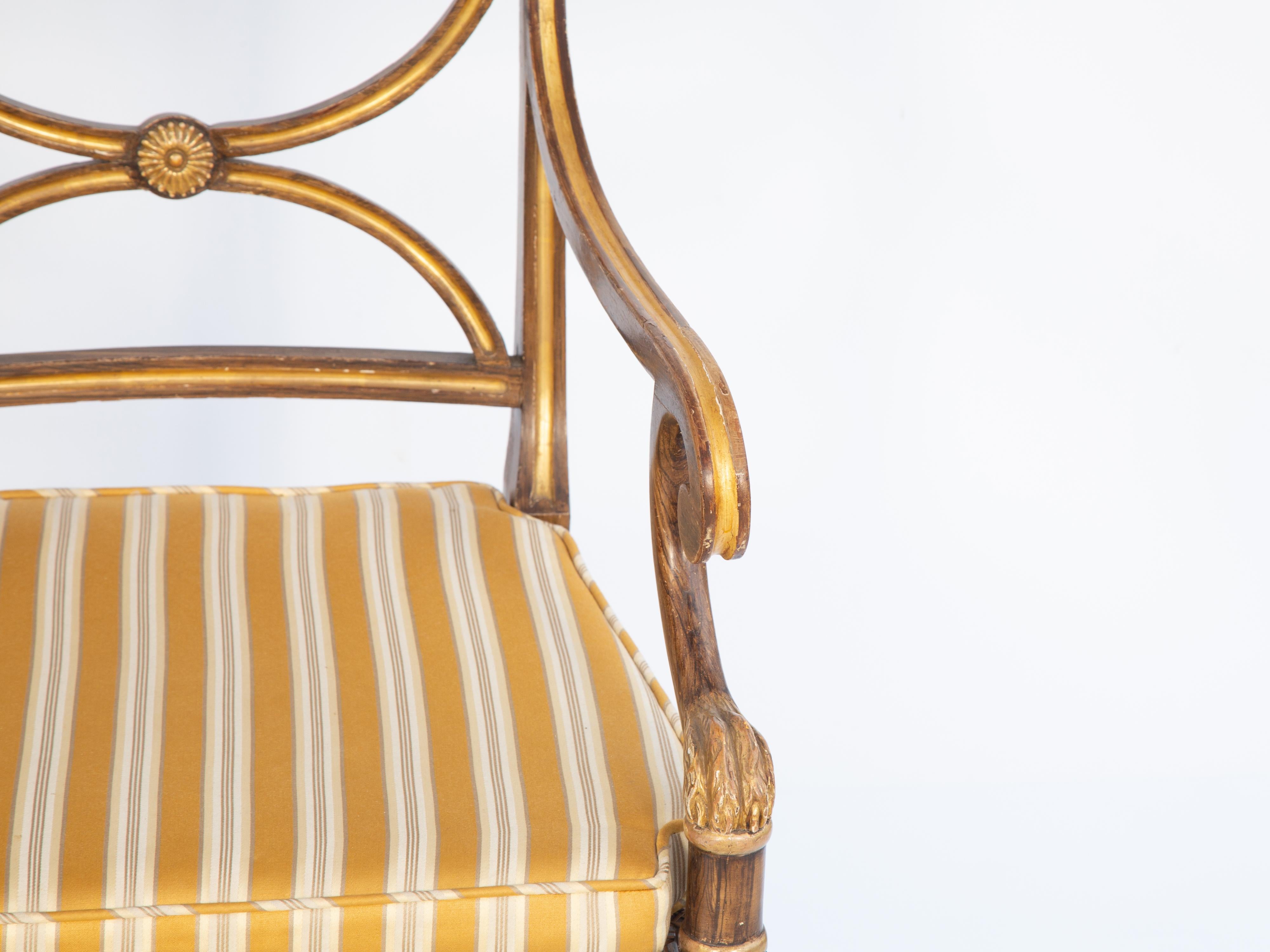 Doré Paire de fauteuils de style Régence française du 19ème siècle peints en faux bois avec sièges cannés en vente