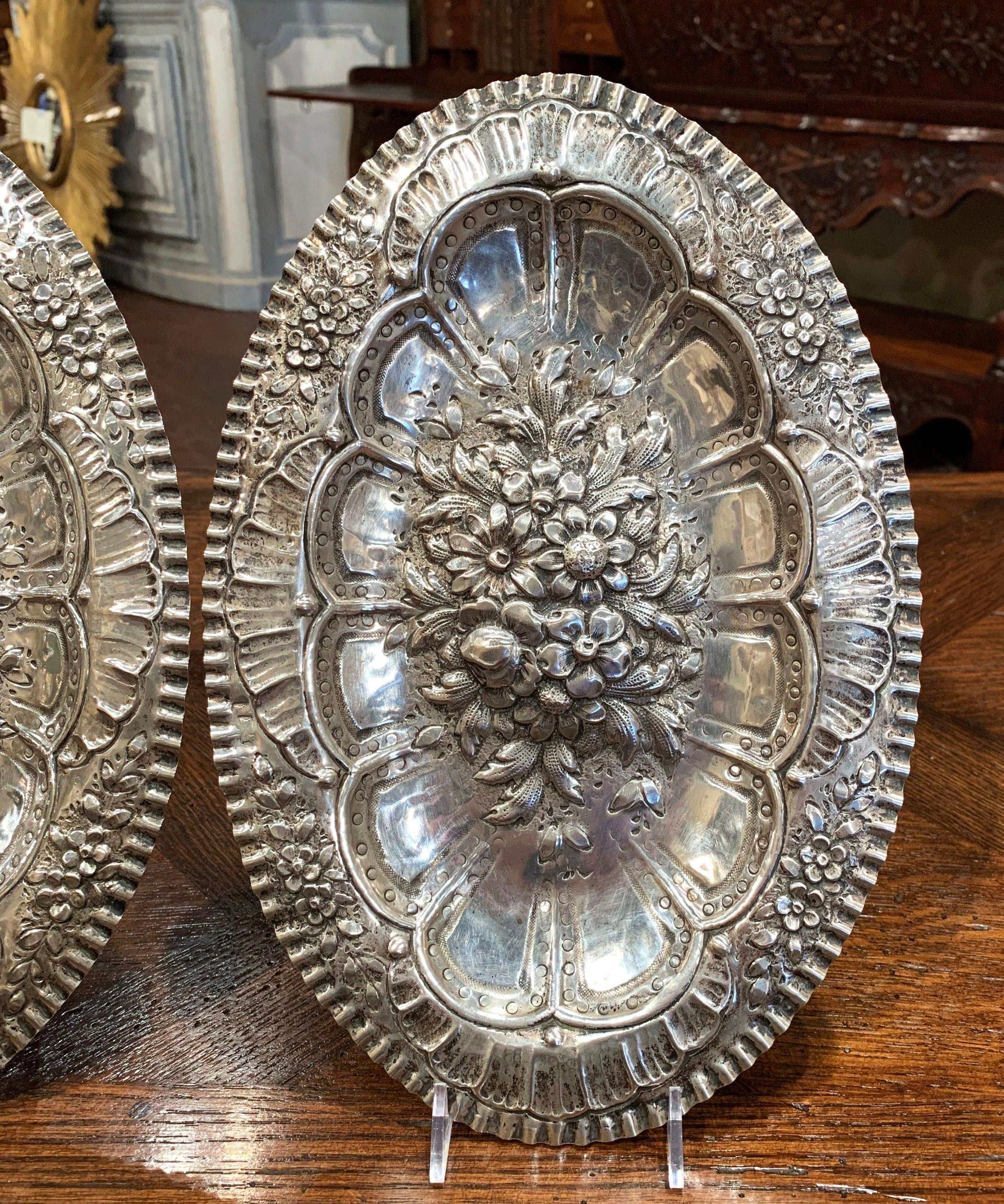 Pair of 19th Century French Repousse Silver Oval Wall Plaques In Excellent Condition For Sale In Dallas, TX