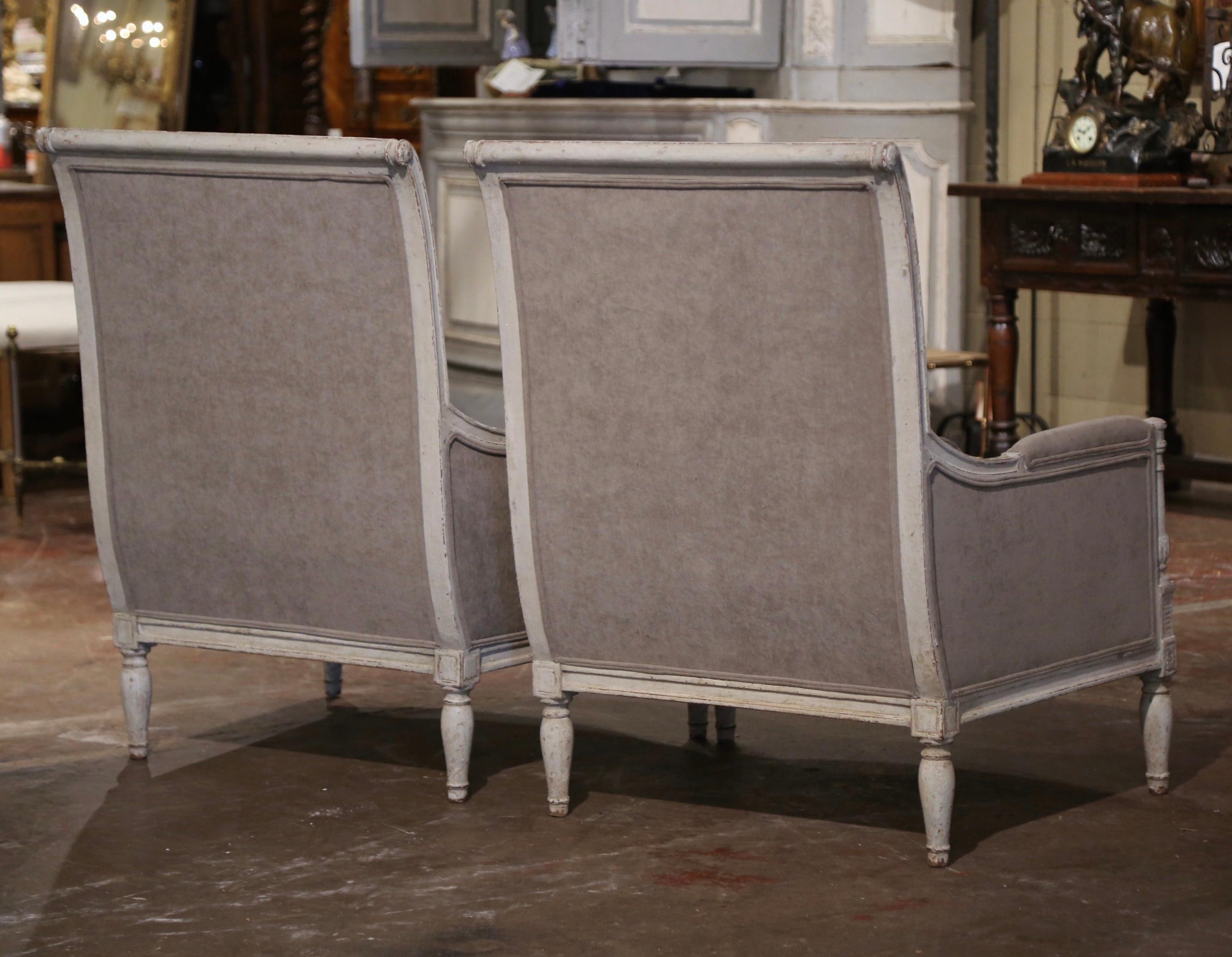 Paire de fauteuils de restauration française du 19ème siècle, sculptés et peints en vente 1
