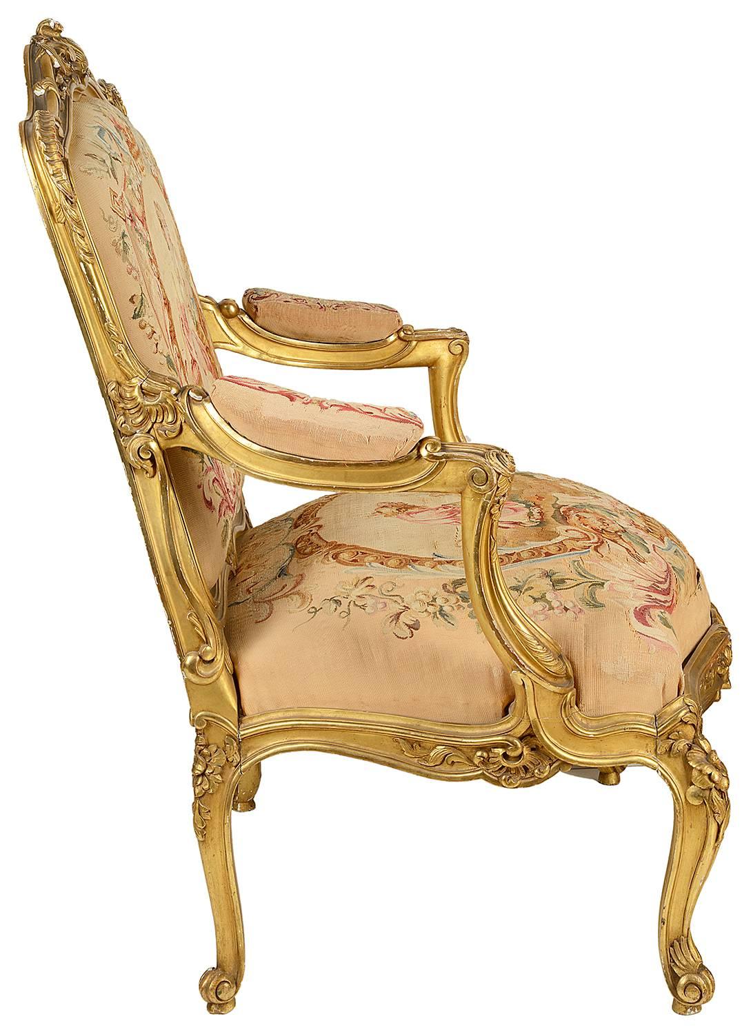 Paire de fauteuils de salon français du XIXe siècle en vente 6