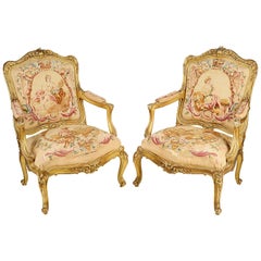 Paire de fauteuils de salon français du XIXe siècle