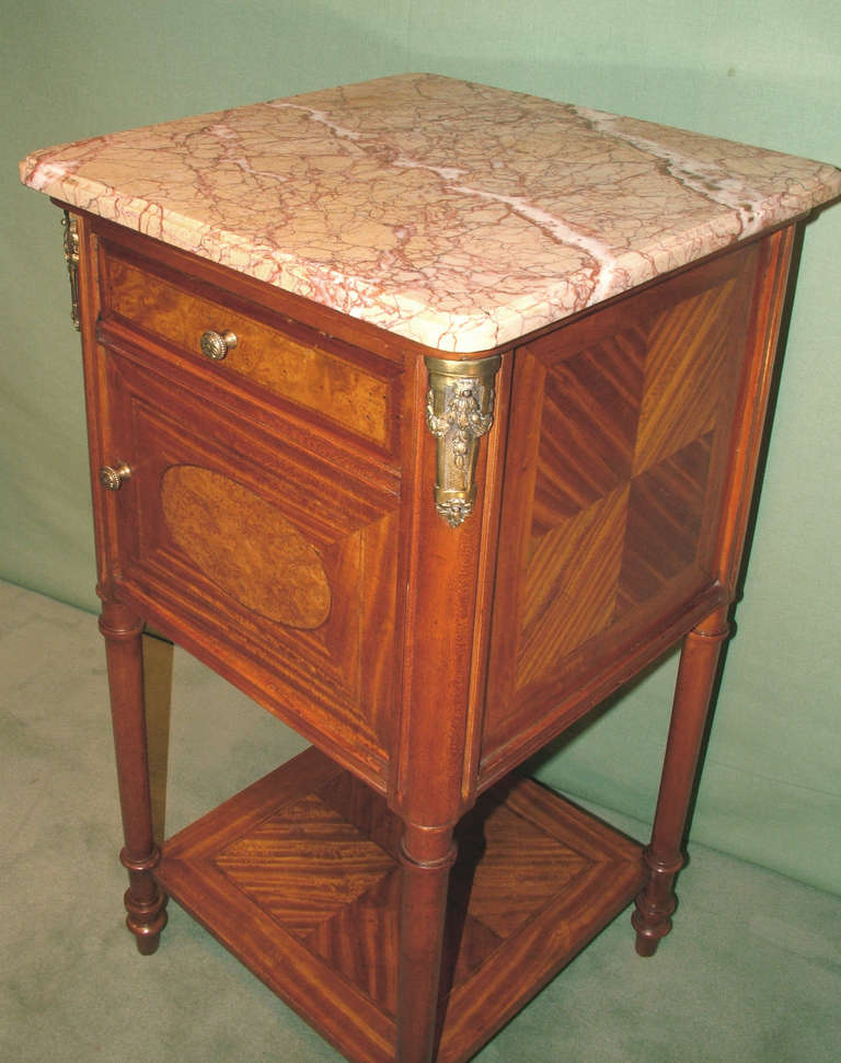 Pair of 19th Century French Satinwood and Marble Bedside Cabinets For Sale 1