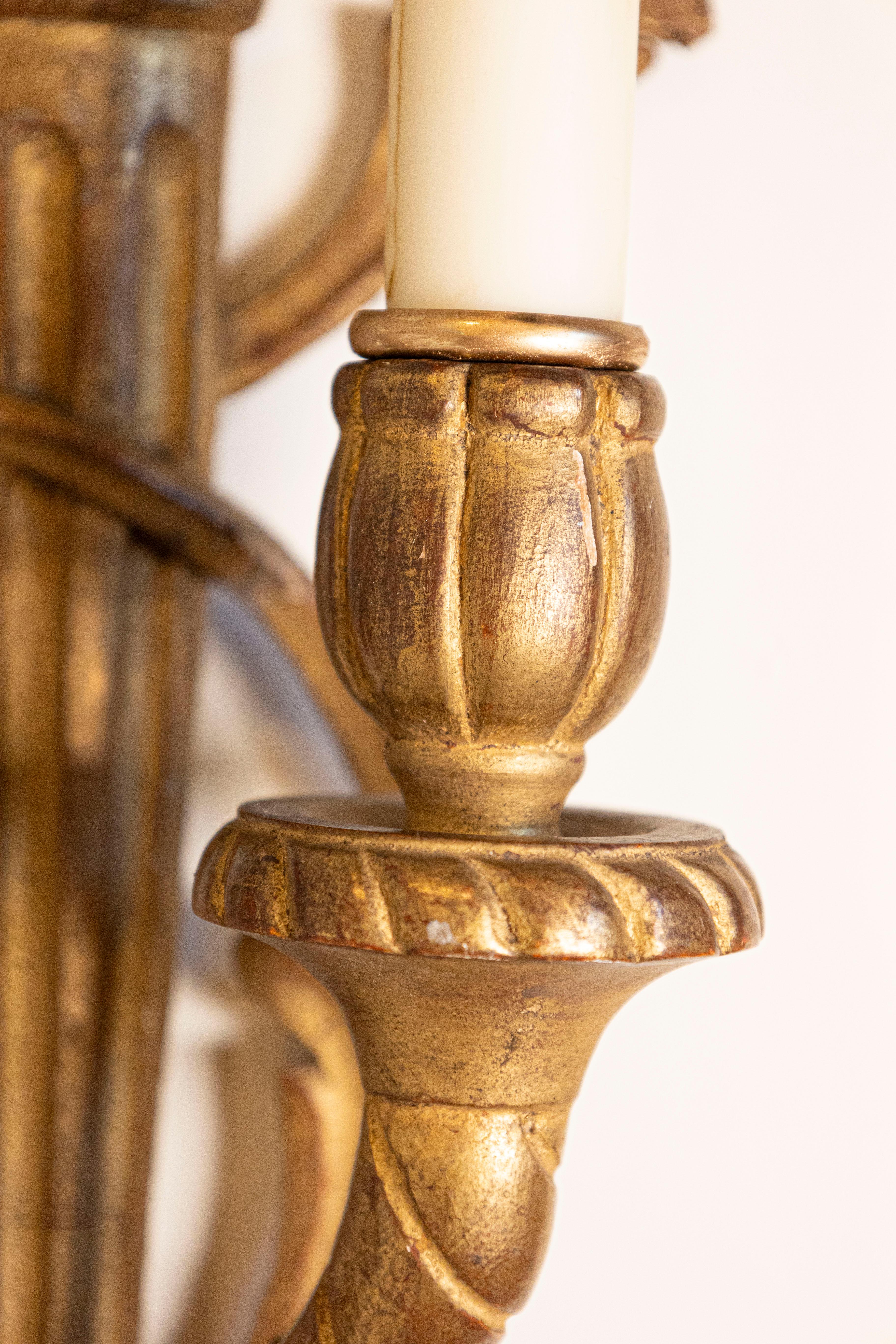 Legno dorato Coppia di applique francesi del XIX secolo in vendita