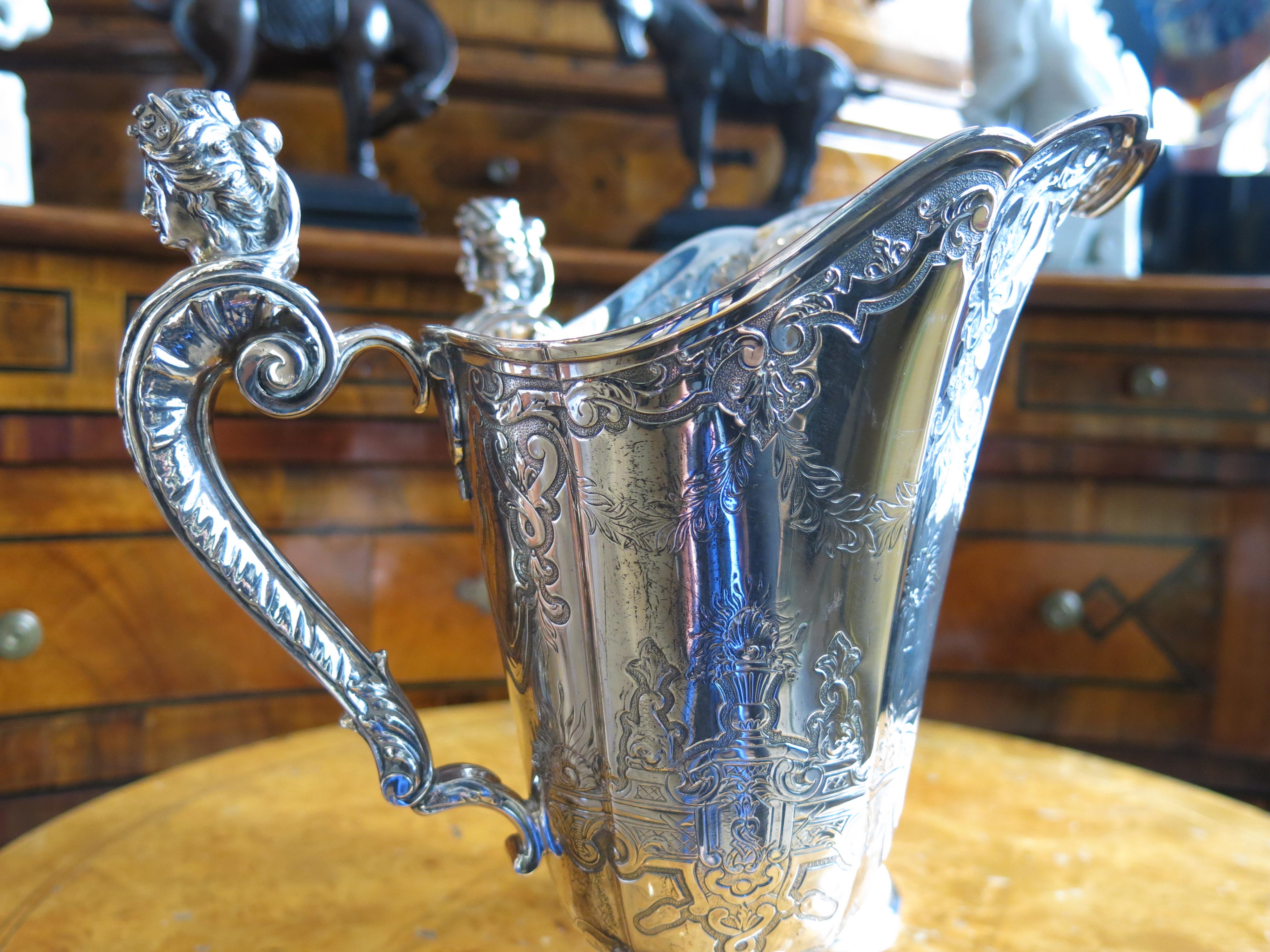 Pareja de jarras francesas de plata del siglo XIX Francés en venta