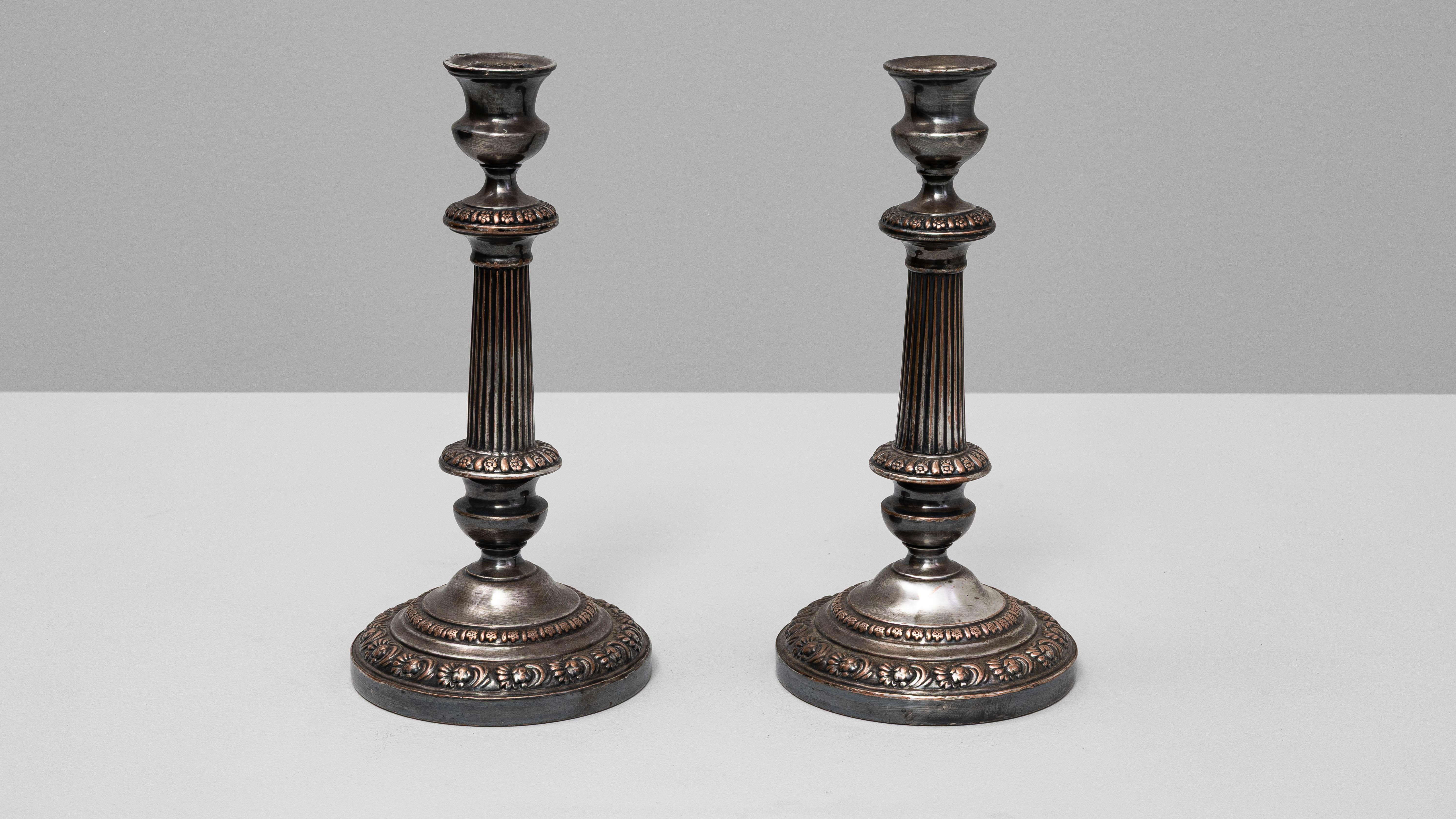 Coppia di portacandele francesi del XIX secolo placcati in argento in vendita 4