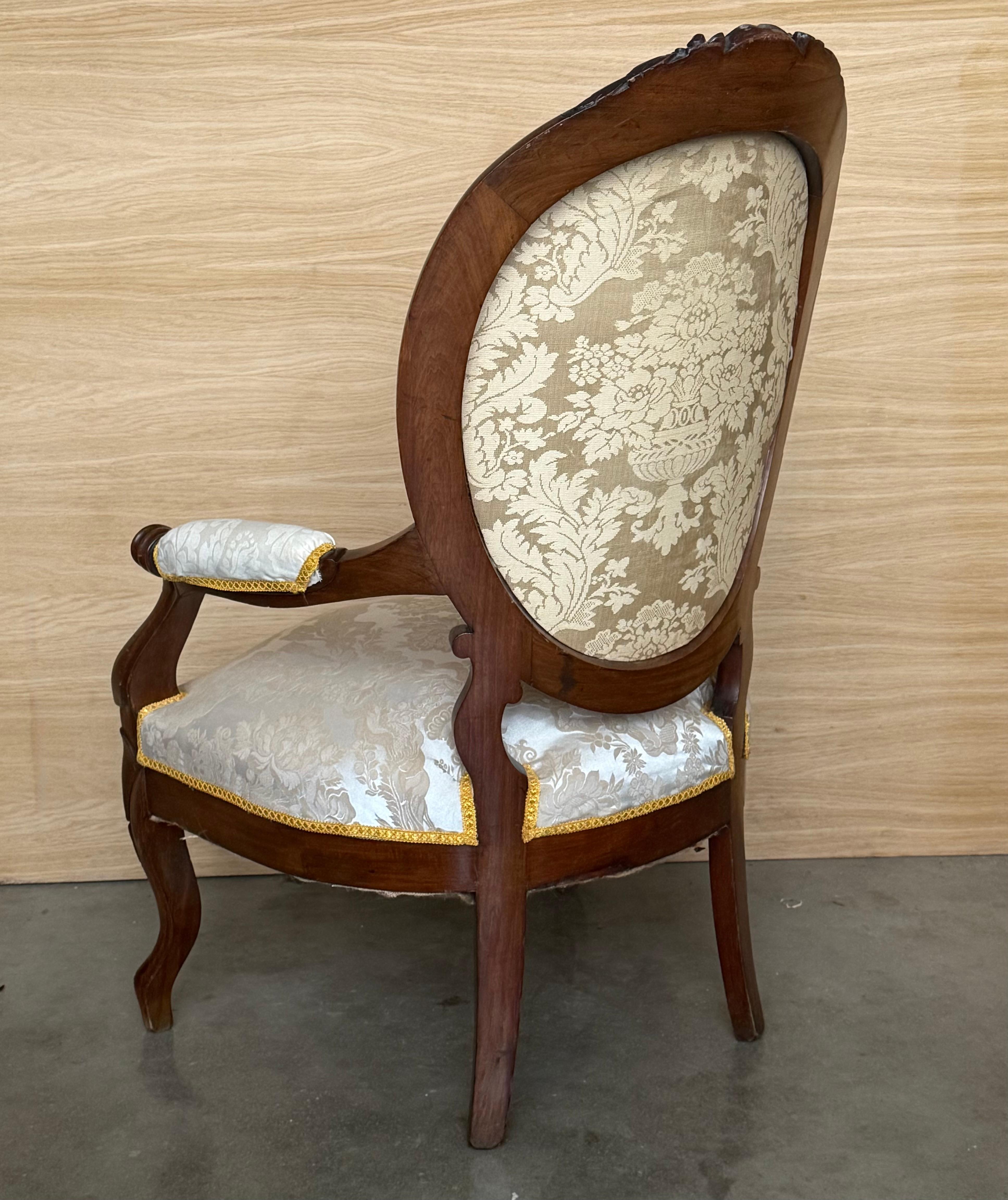 Pair of 19th Century French Solid Walnut Louis XVI Armchairs ~ Fauteuils Bon état - En vente à Miami, FL