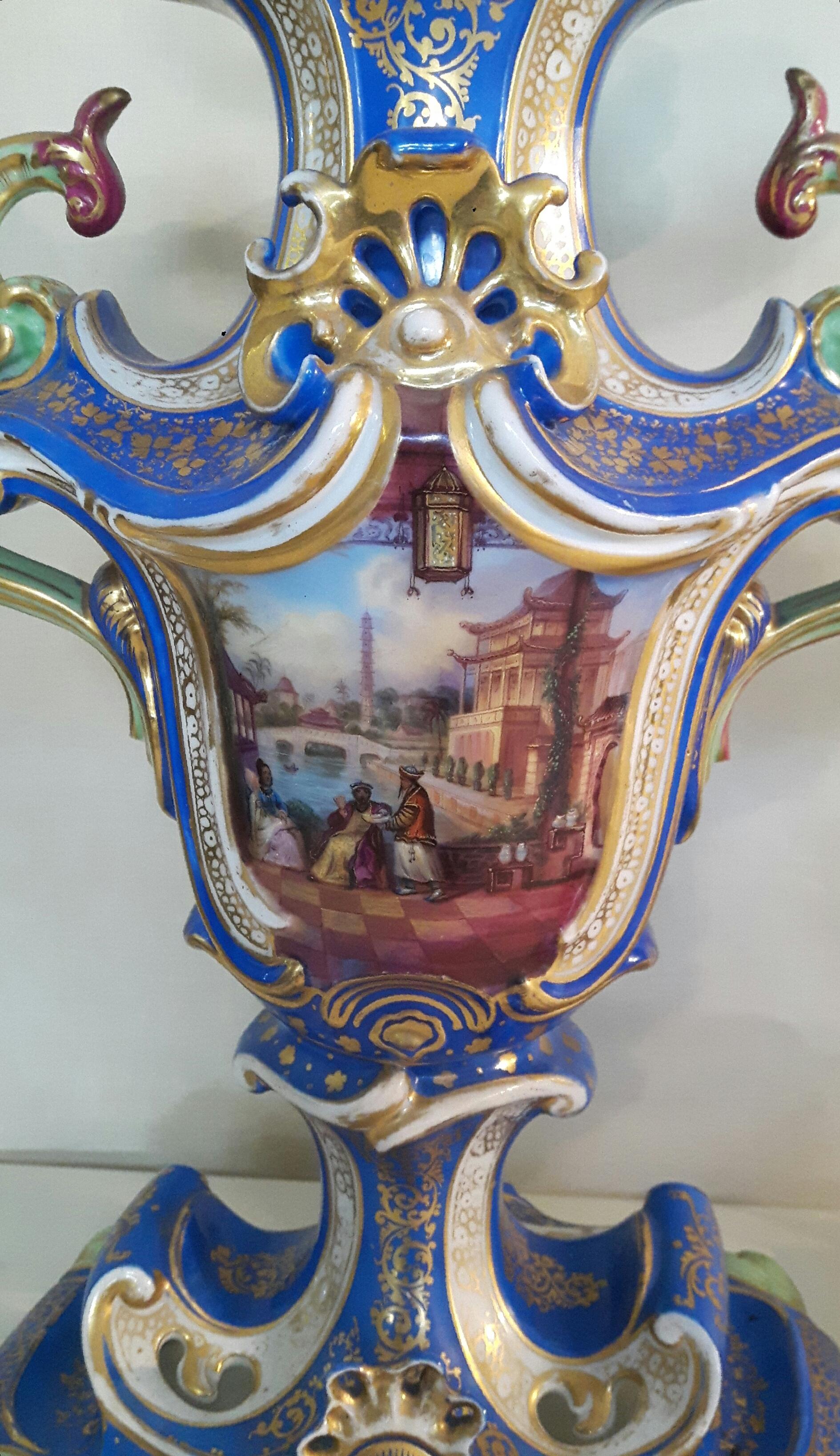Français Paire de vases français du XIXe siècle en vente