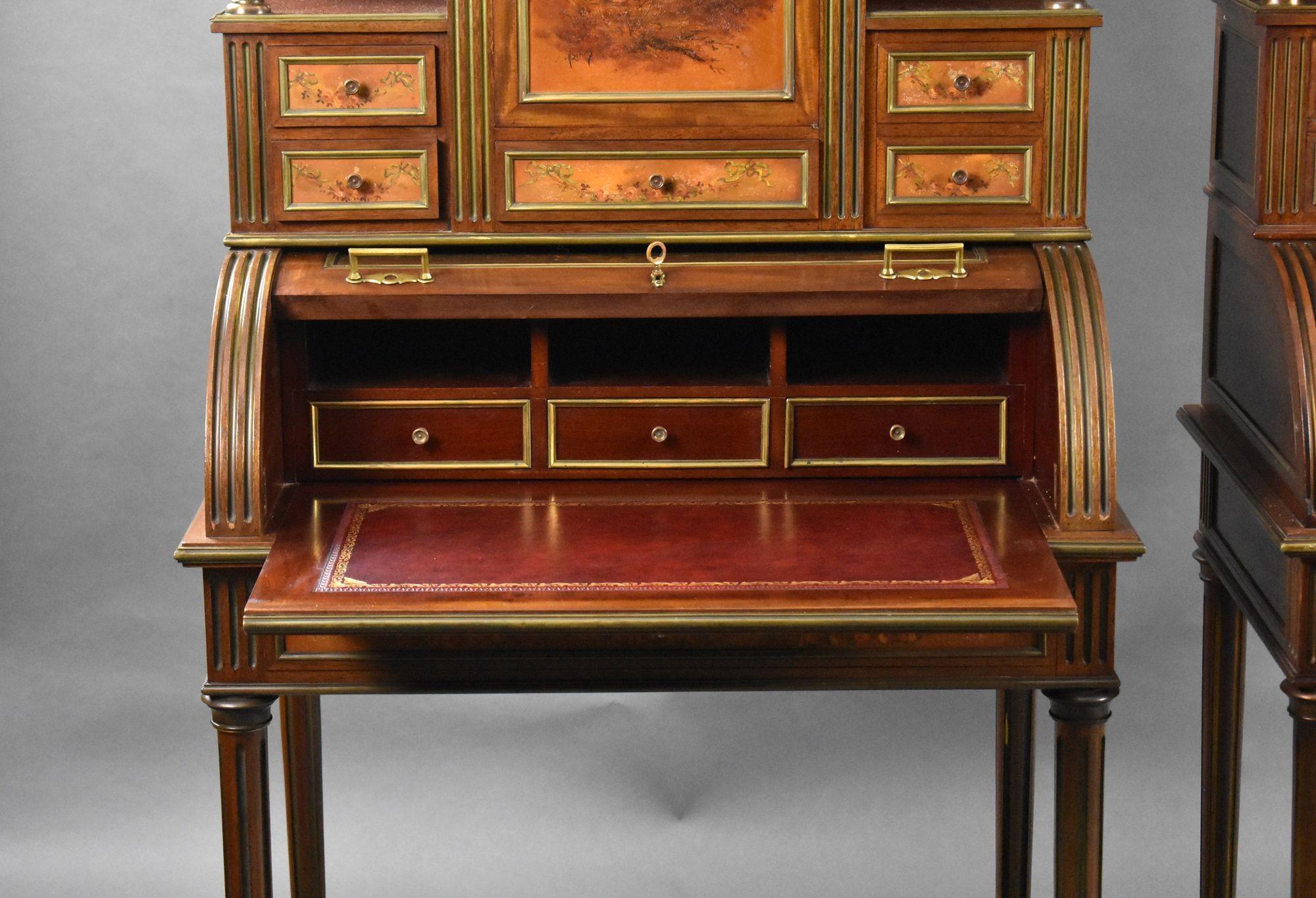 Coppia di scrivanie con piano a cilindro in Vernis Martin francese del XIX secolo in vendita 9