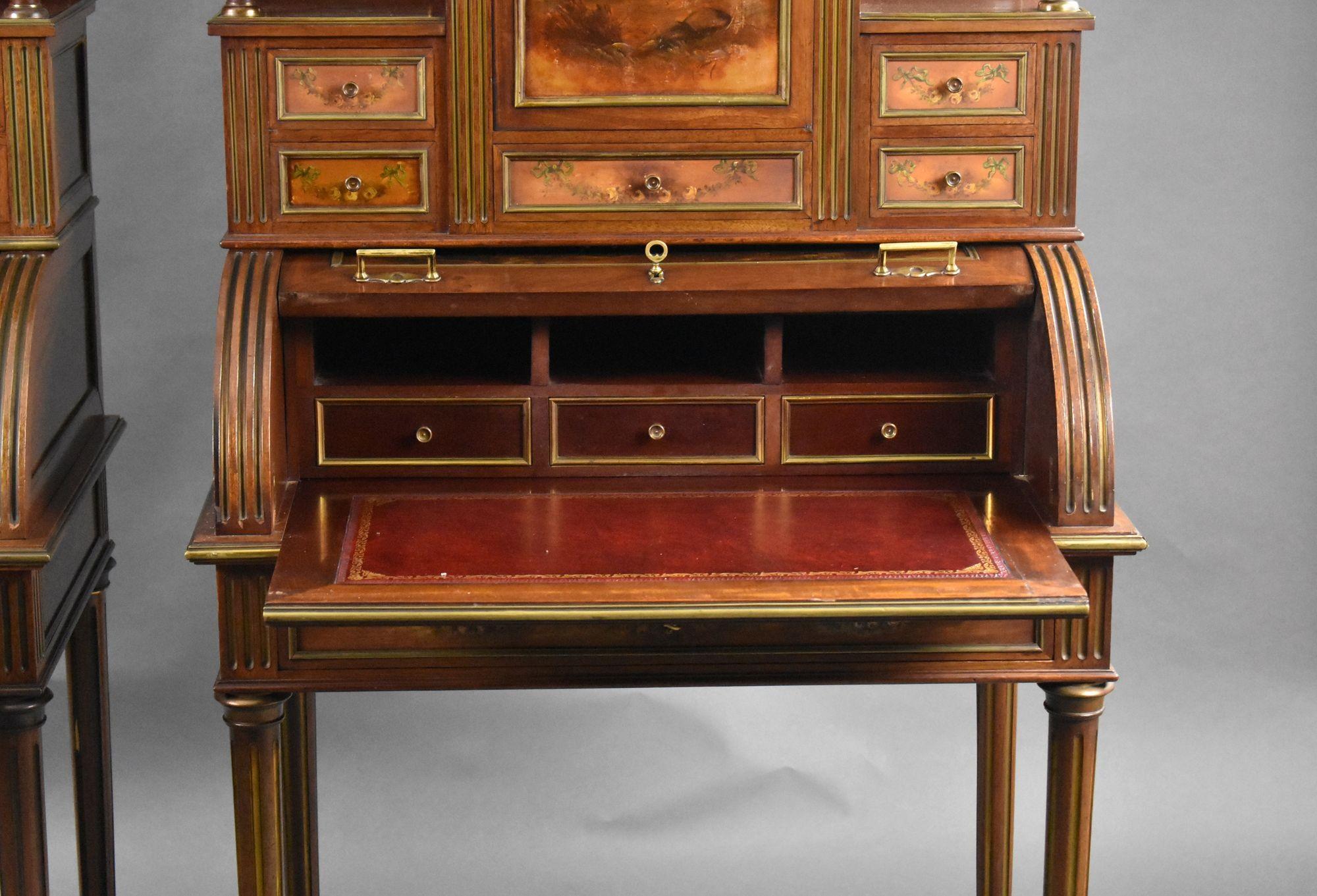 Coppia di scrivanie con piano a cilindro in Vernis Martin francese del XIX secolo in vendita 10