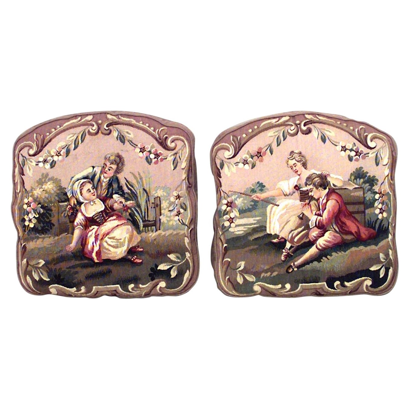 Paire de coussins en tapisserie victorienne française du XIXe siècle en vente