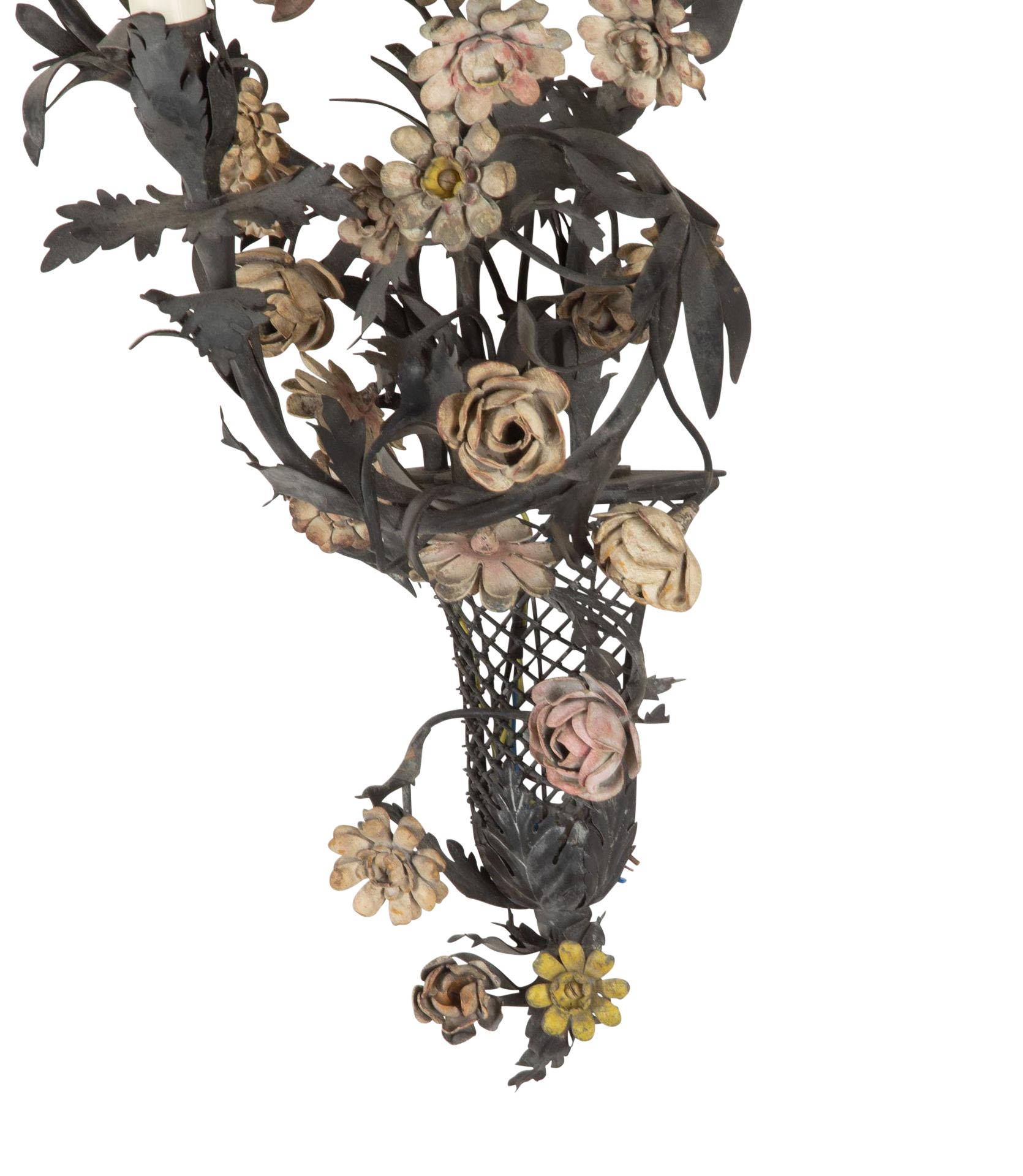 Métal Pair of 19th Century French Wall Lights en vente