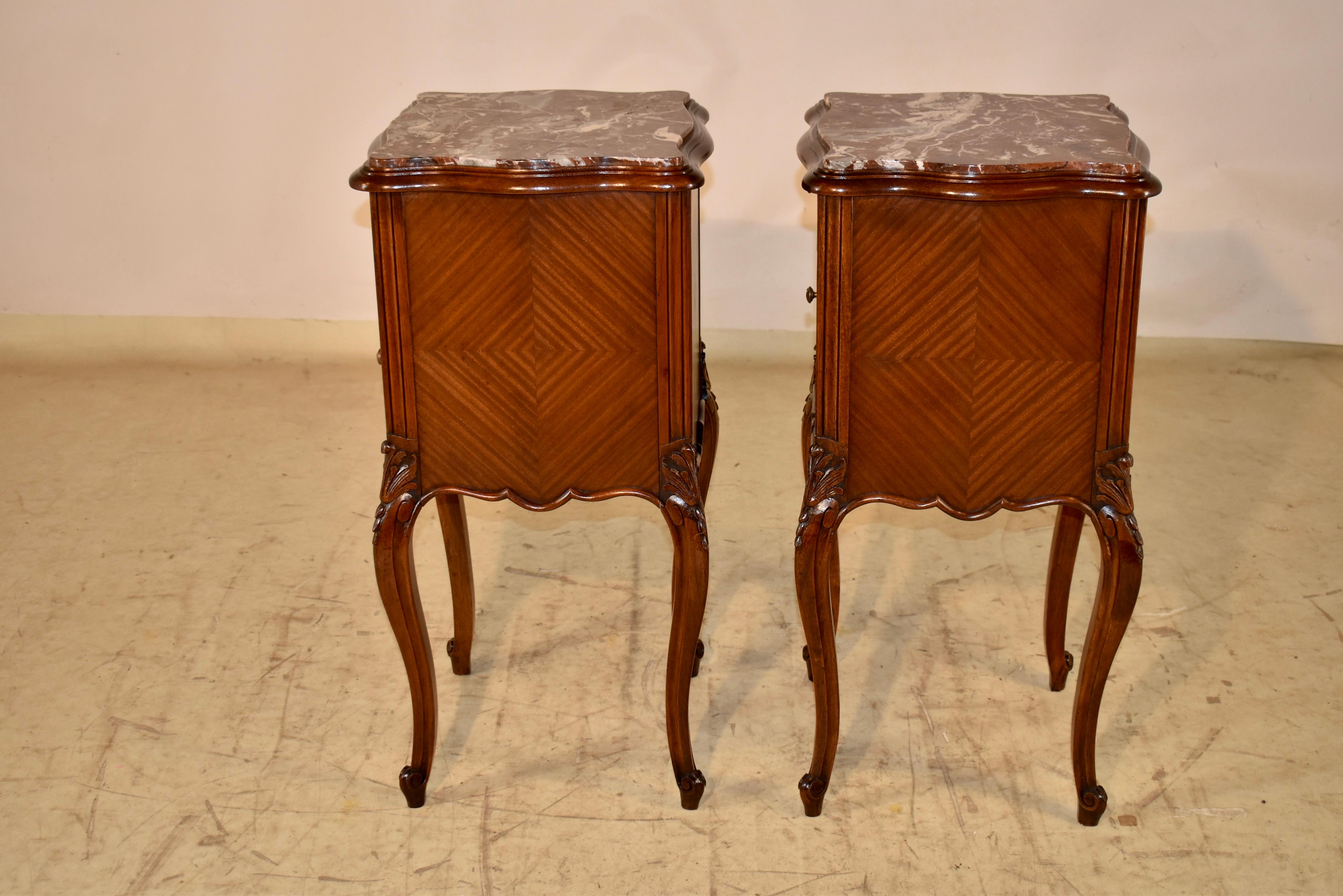 Pair of 19th Century French Walnut Bedsides For Sale 4