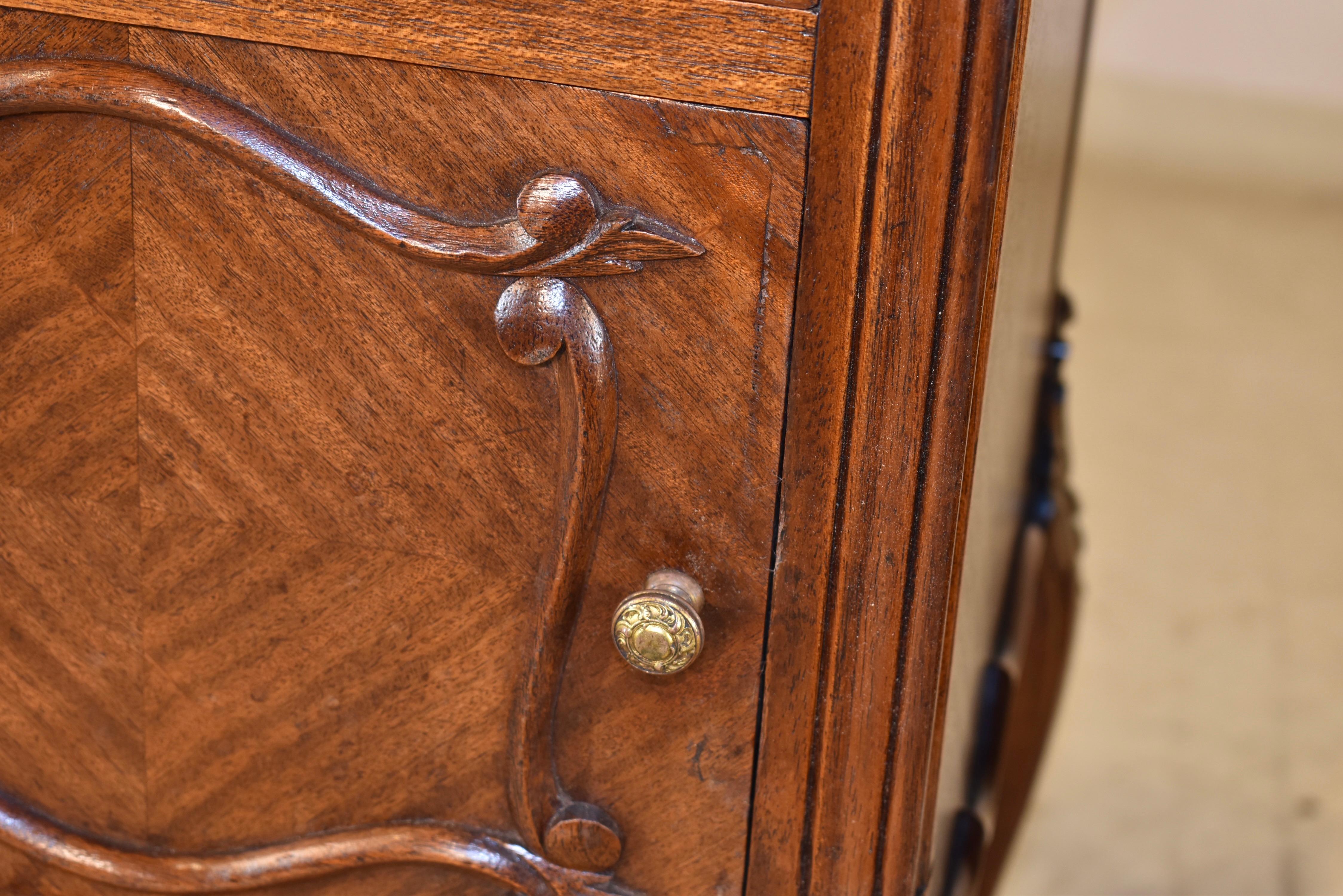 Pair of 19th Century French Walnut Bedsides For Sale 5