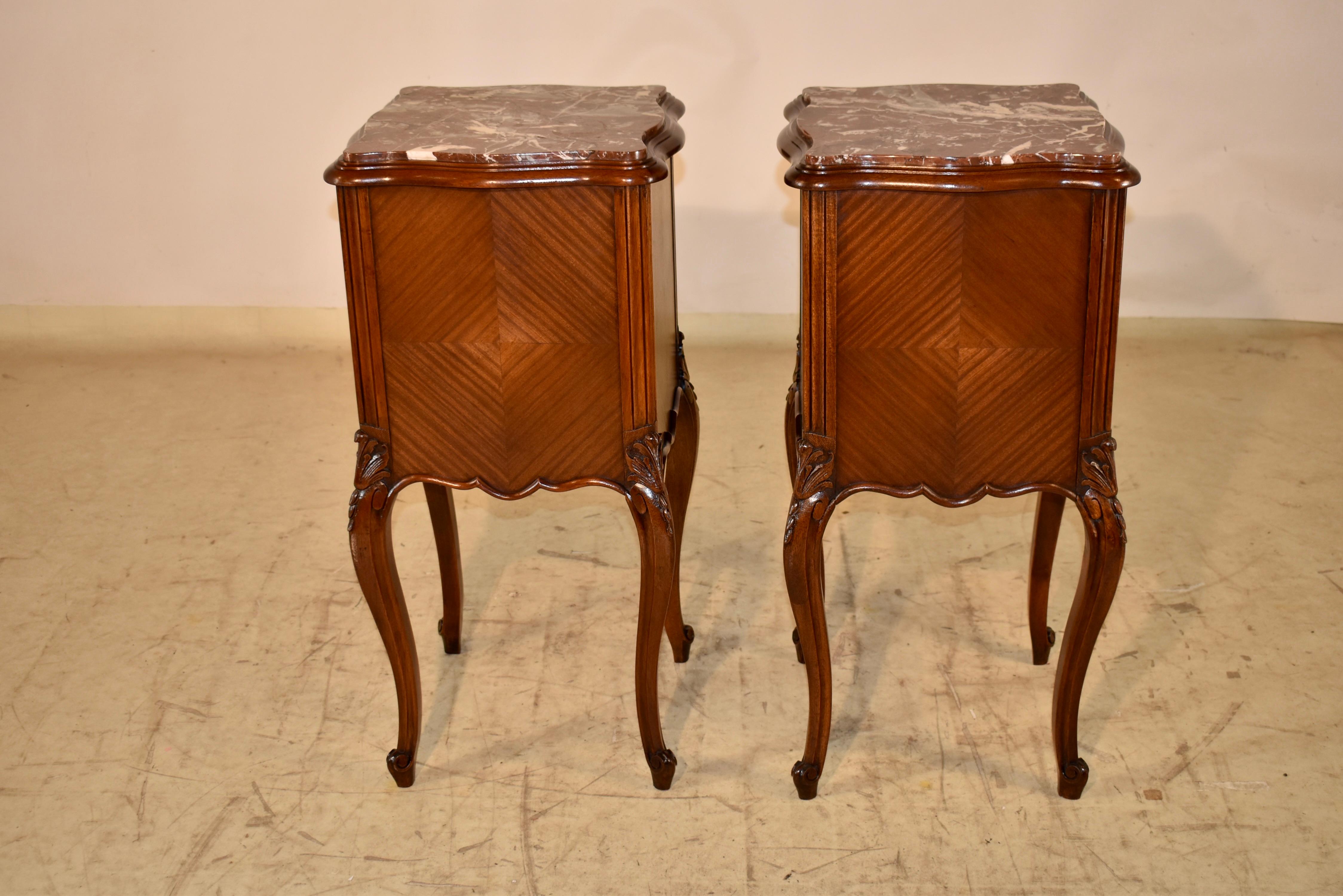Pair of 19th Century French Walnut Bedsides For Sale 3