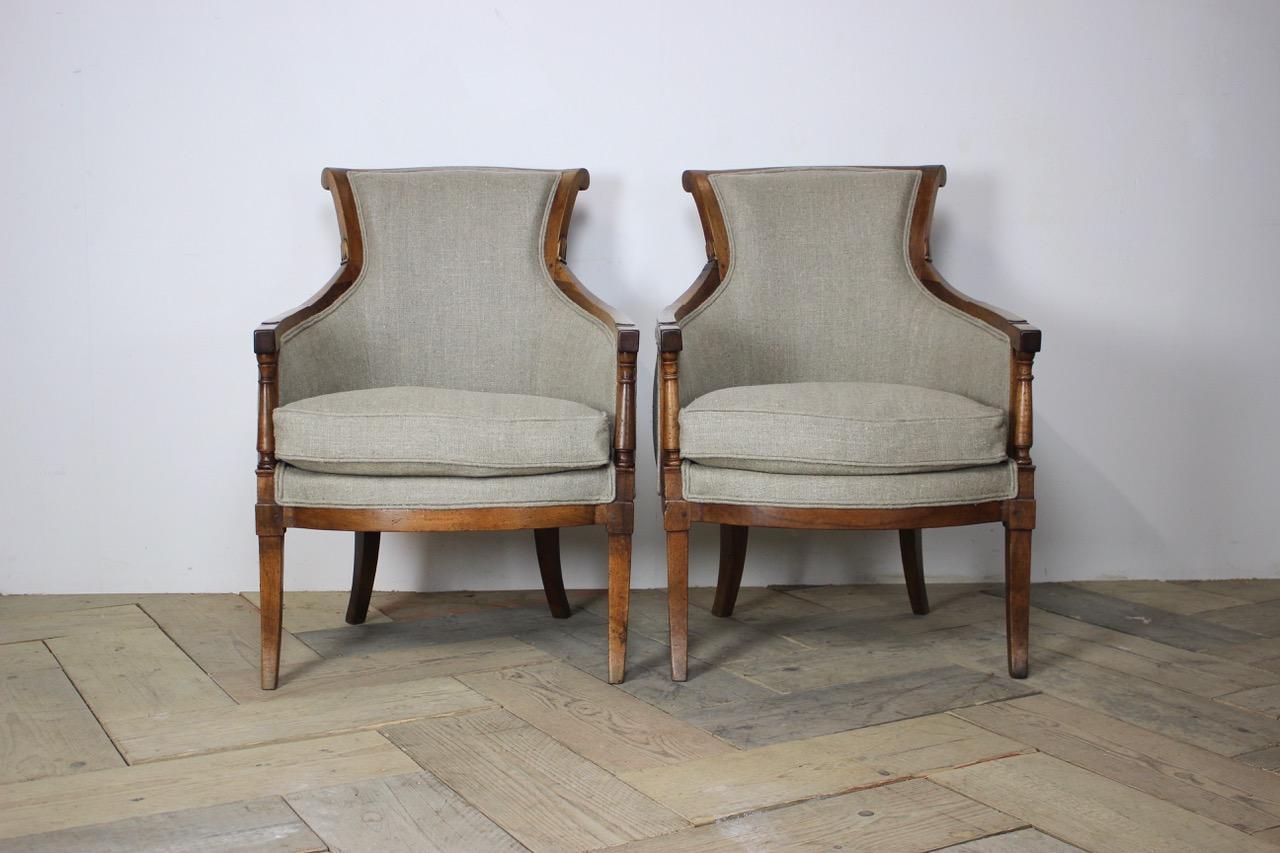 Pair of 19th Century French Walnut Bergeres 5