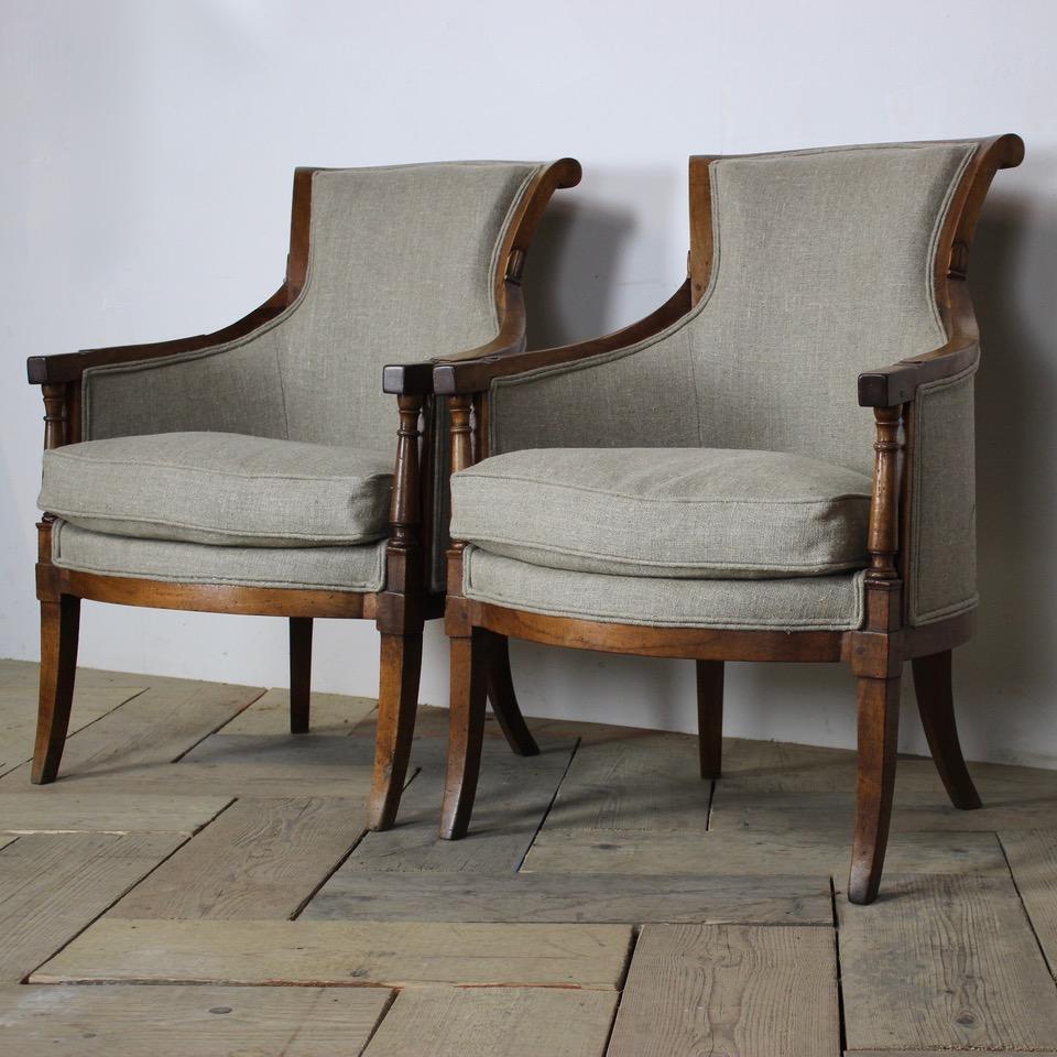 Pair of 19th Century French Walnut Bergeres 6