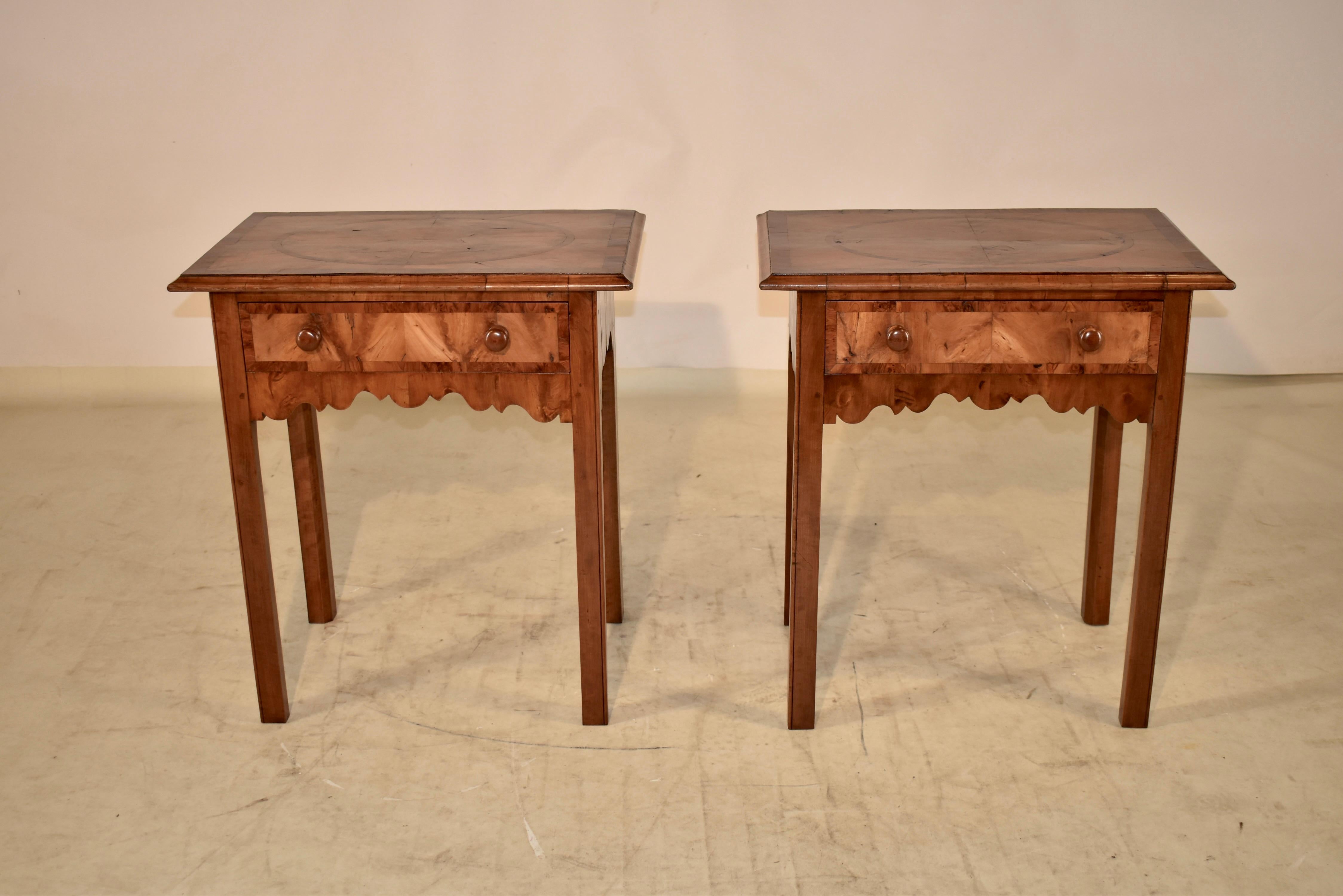 Louis Philippe Pair of 19th Century French Walnut Side Tables For Sale
