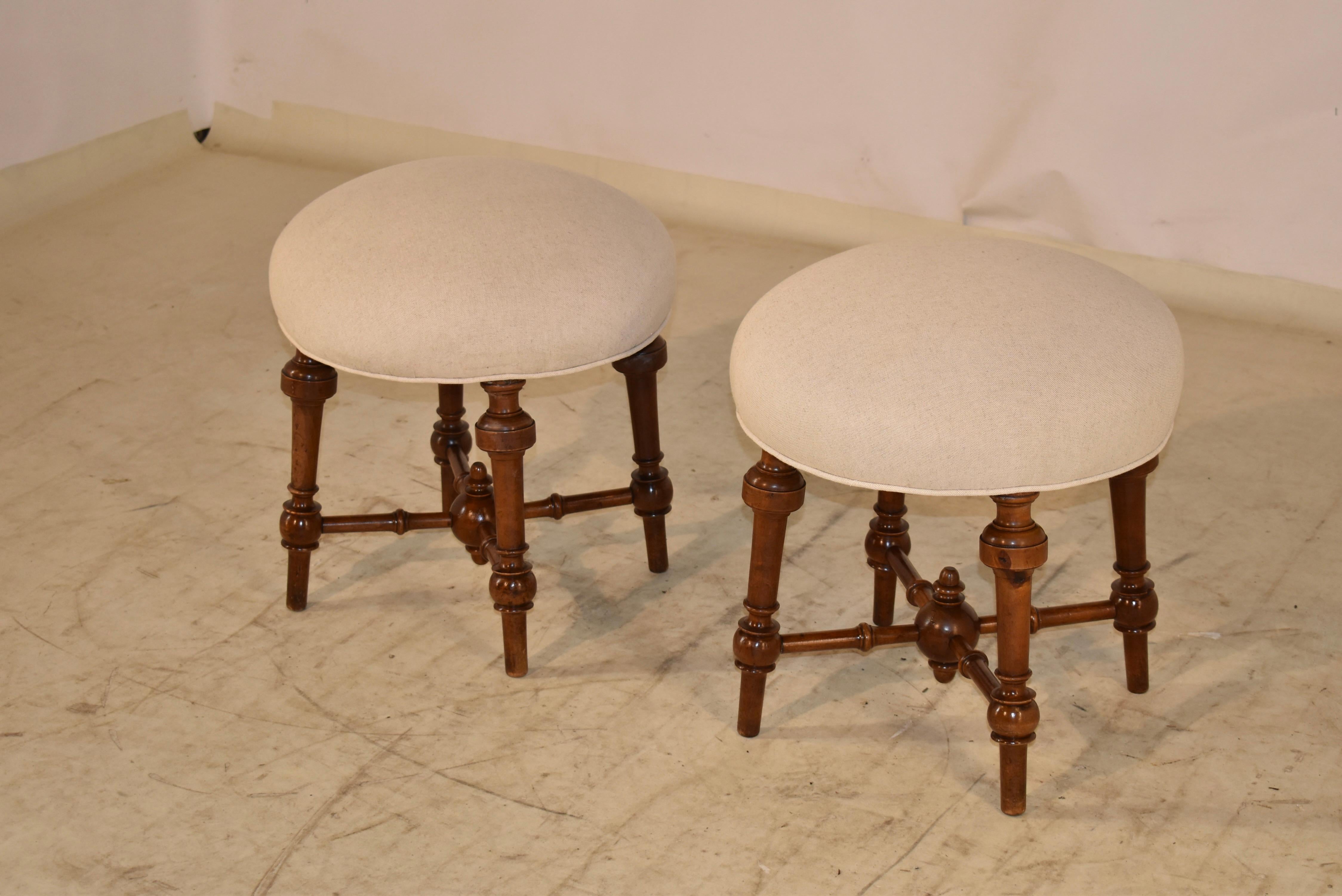 Pair of 19th Century French Walnut Stools In Good Condition For Sale In High Point, NC